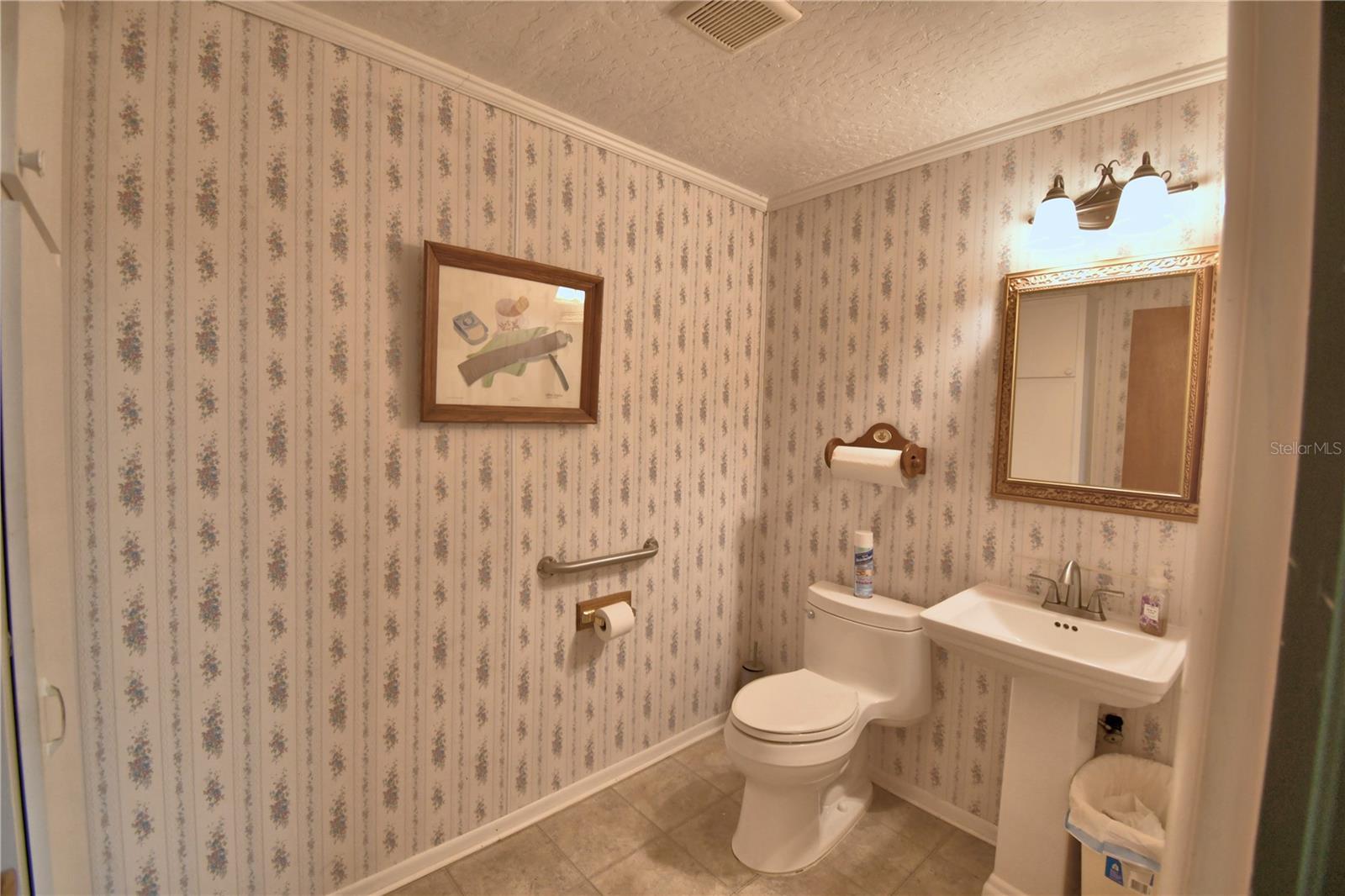 22 E WALL ST, FROSTPROOF, FL, 33843