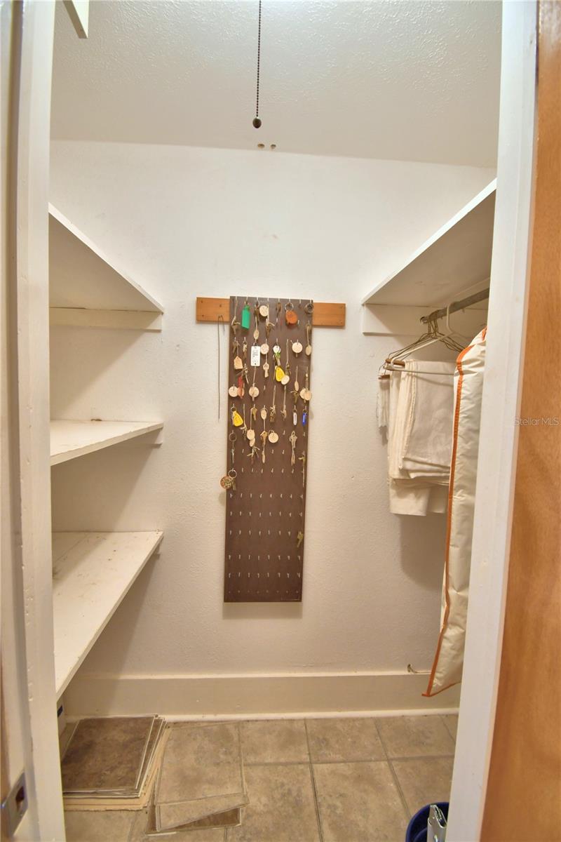 22 E WALL ST, FROSTPROOF, FL, 33843