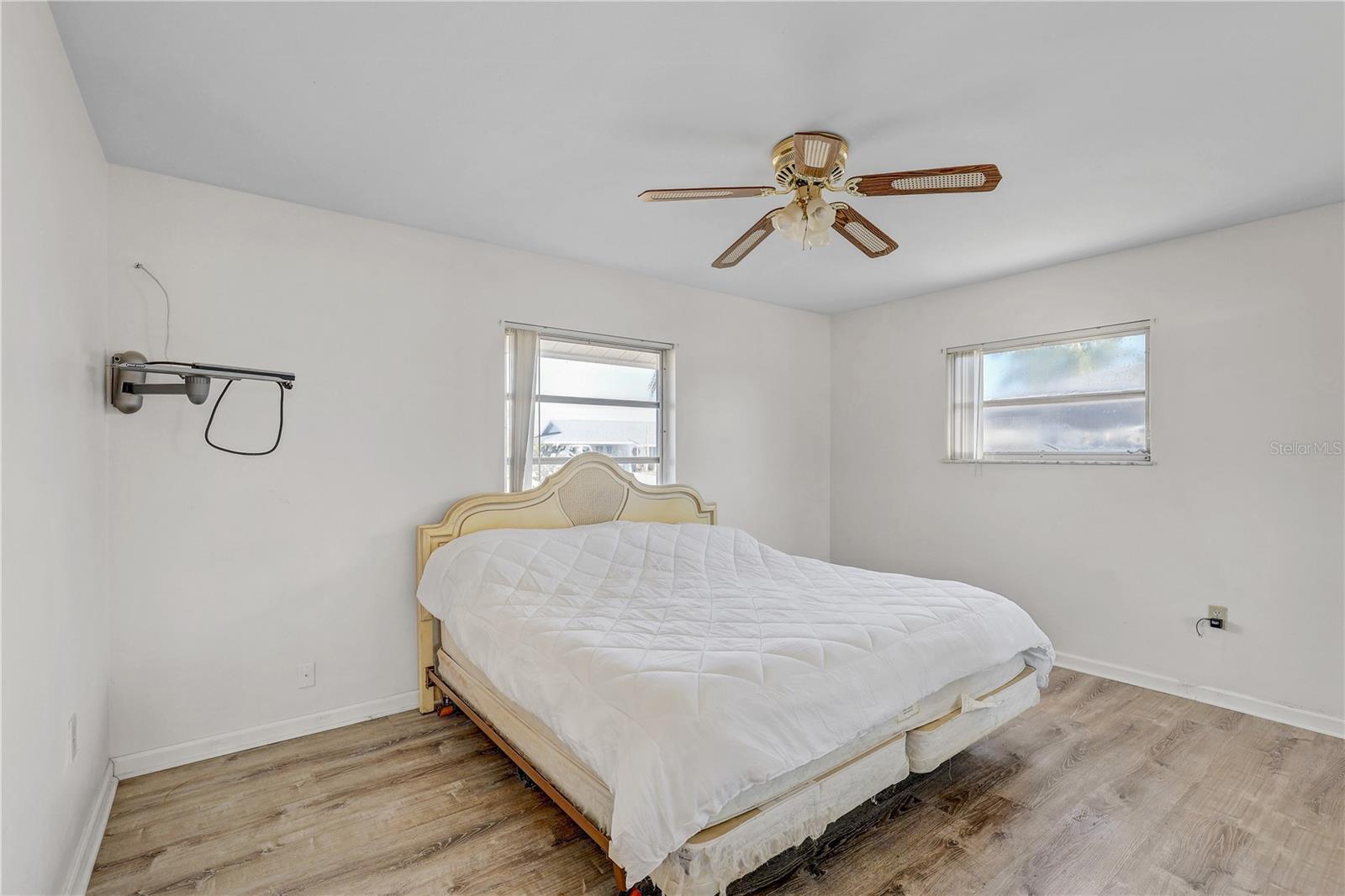 708 TAM O SHANTER AVE, SUN CITY CENTER, FL, 33573