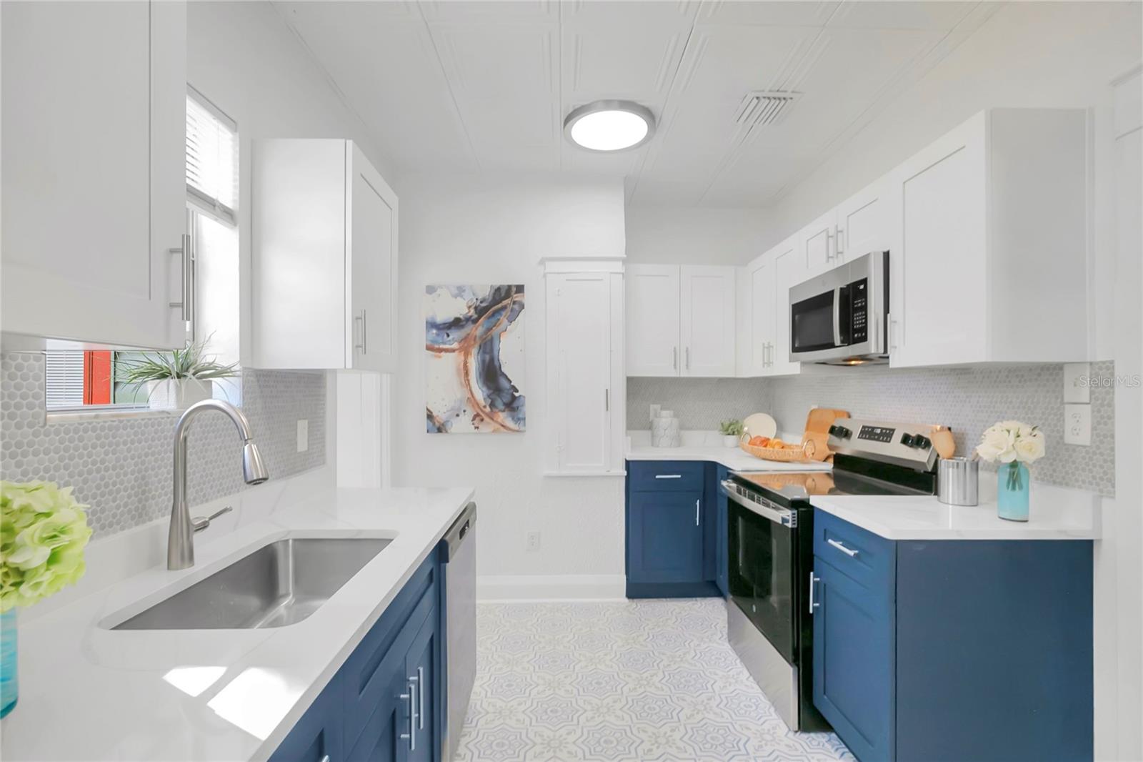 304 W HAYA ST, TAMPA, FL, 33603