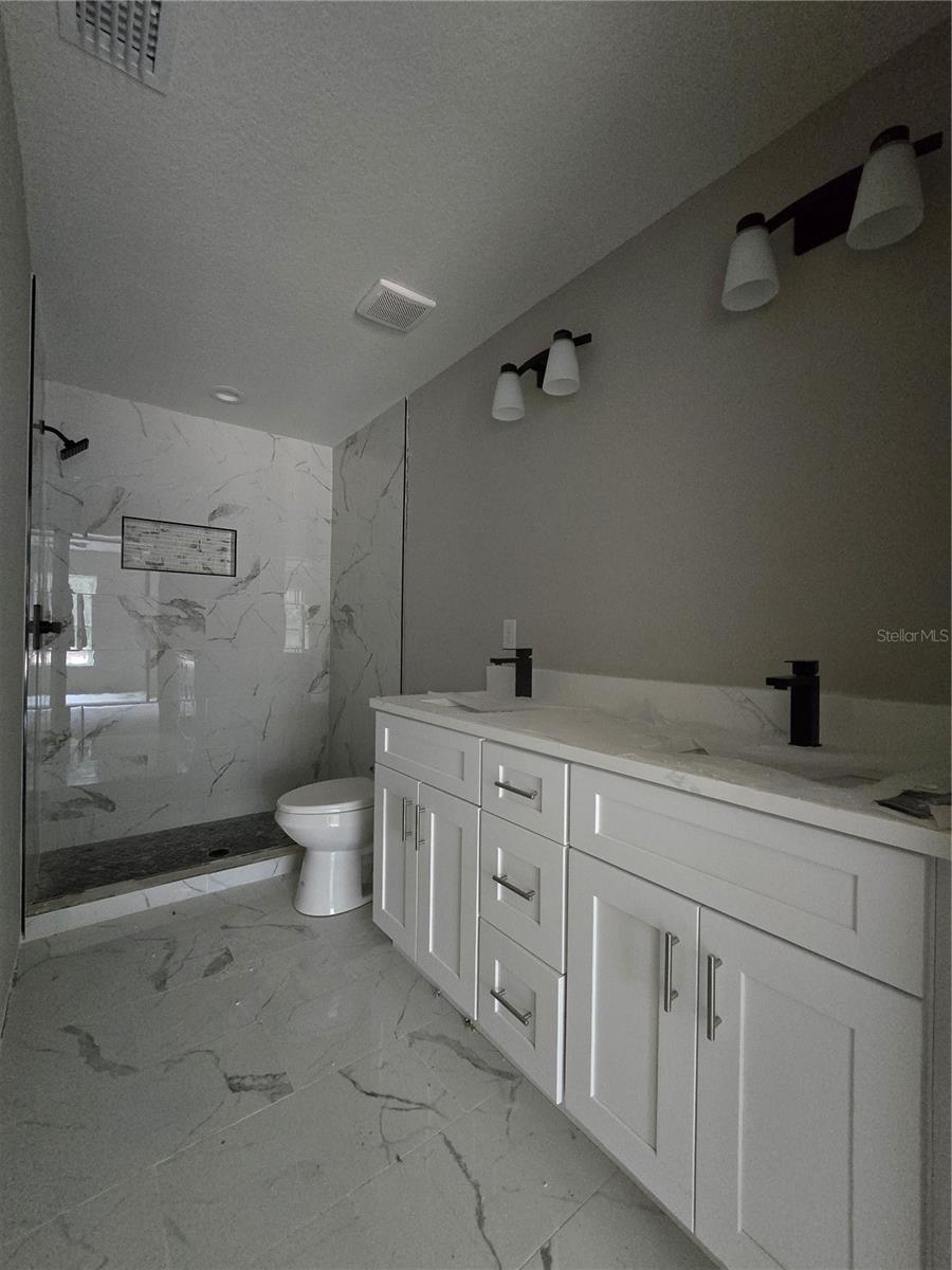 2 OAK TRL, OCALA, FL, 34472