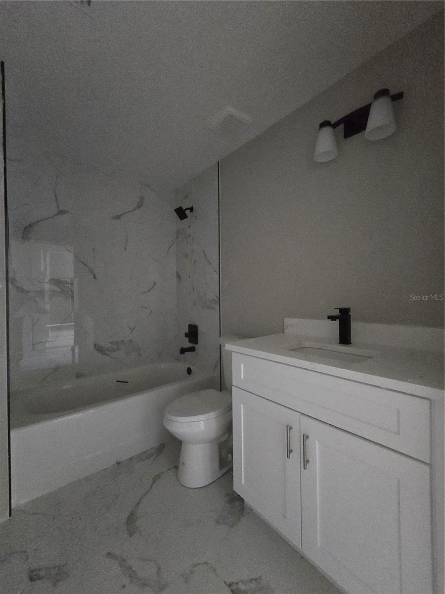 2 OAK TRL, OCALA, FL, 34472