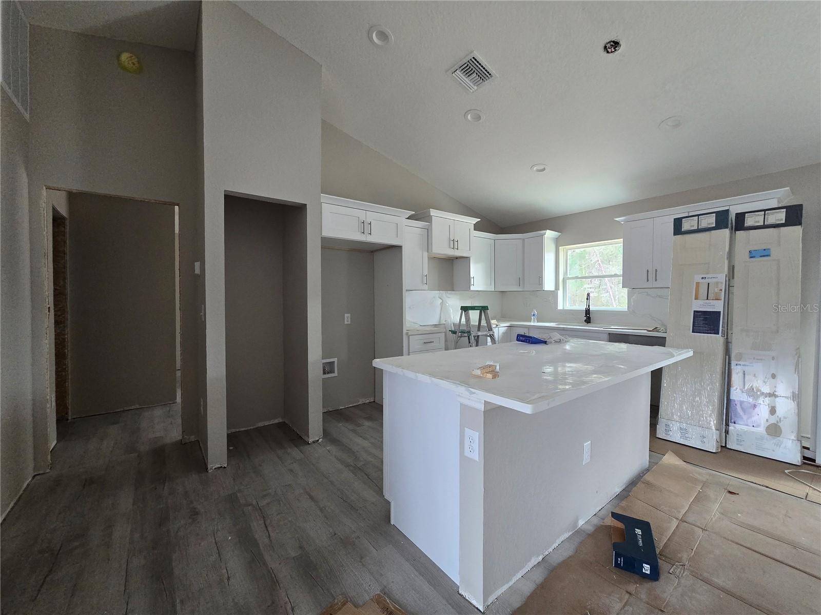 2 OAK TRL, OCALA, FL, 34472