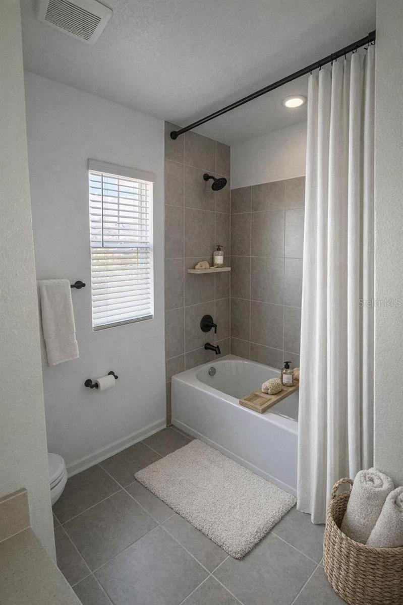 EVERBE PH 1C, ORLANDO, FL, 32829