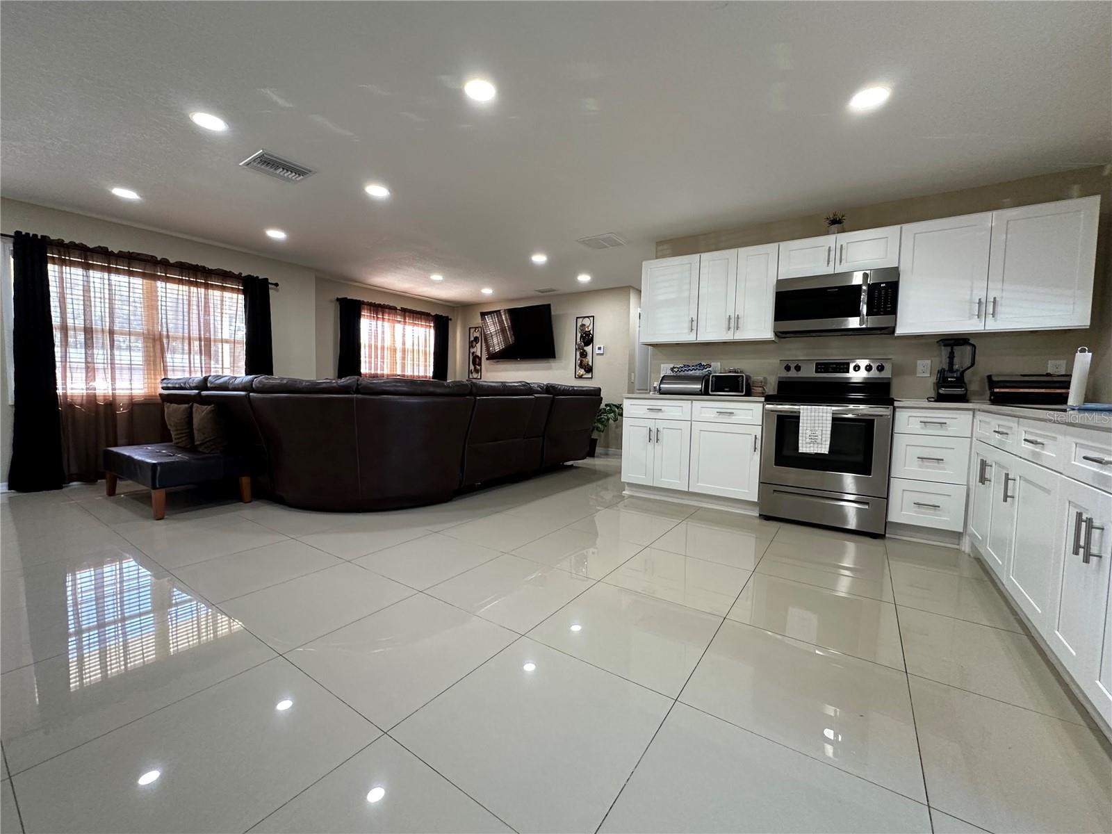 505 W 130TH AVE, TAMPA, FL, 33612