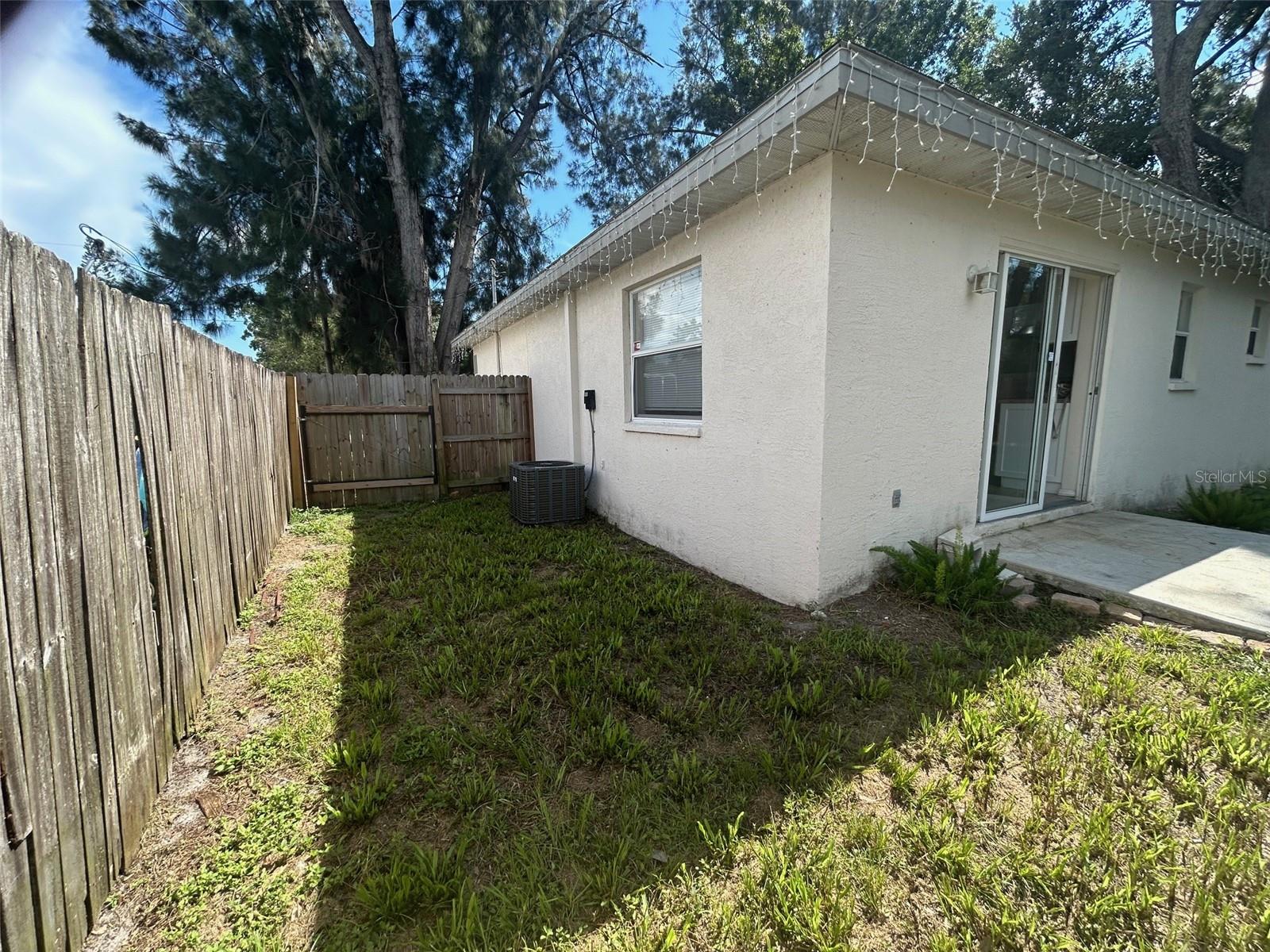 1015 61ST AVENUE DR E, BRADENTON, FL, 34203