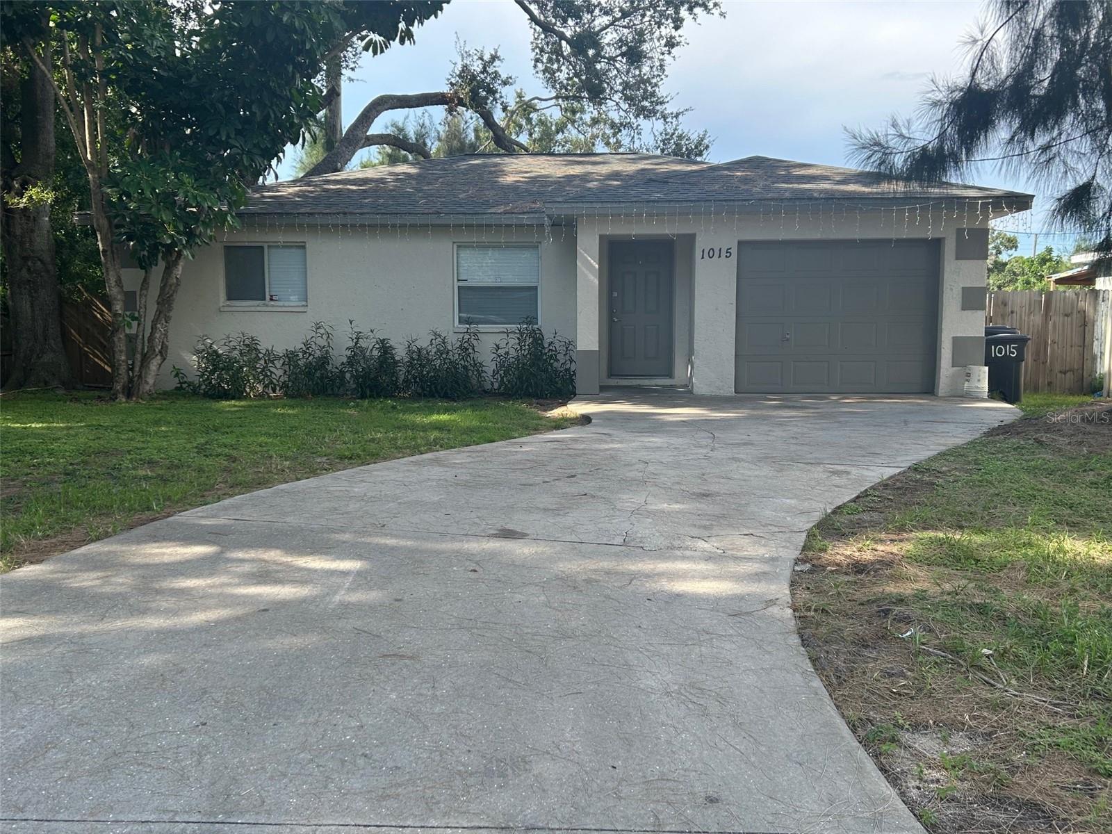 1015 61ST AVENUE DR E, BRADENTON, FL, 34203