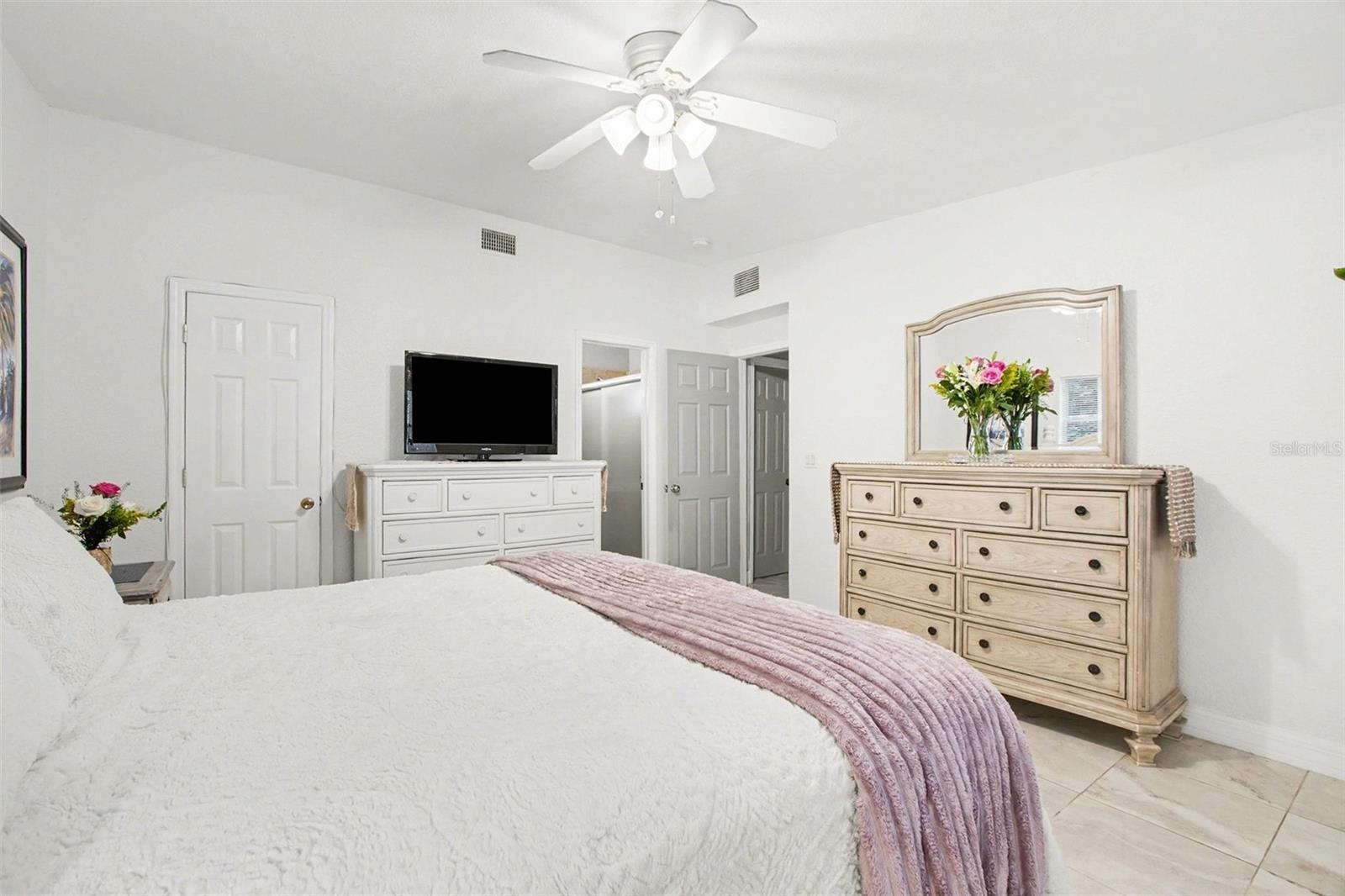 868 CONREID DR NE, PORT CHARLOTTE, FL, 33952