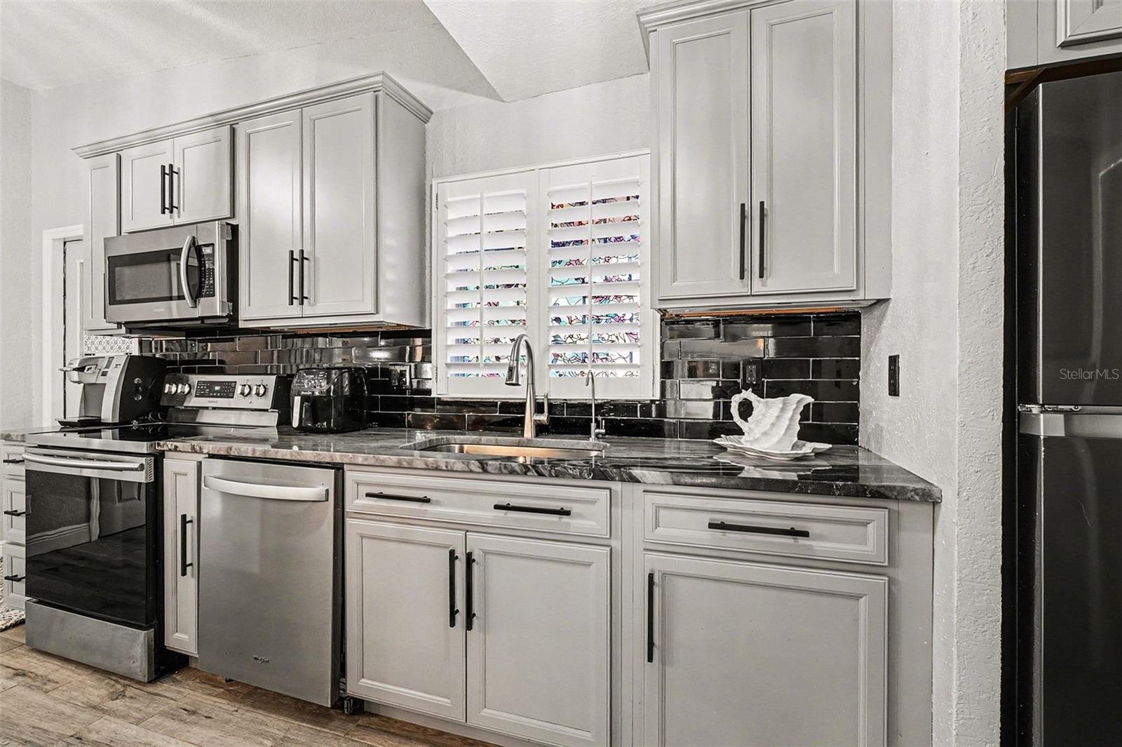 868 CONREID DR NE, PORT CHARLOTTE, FL, 33952