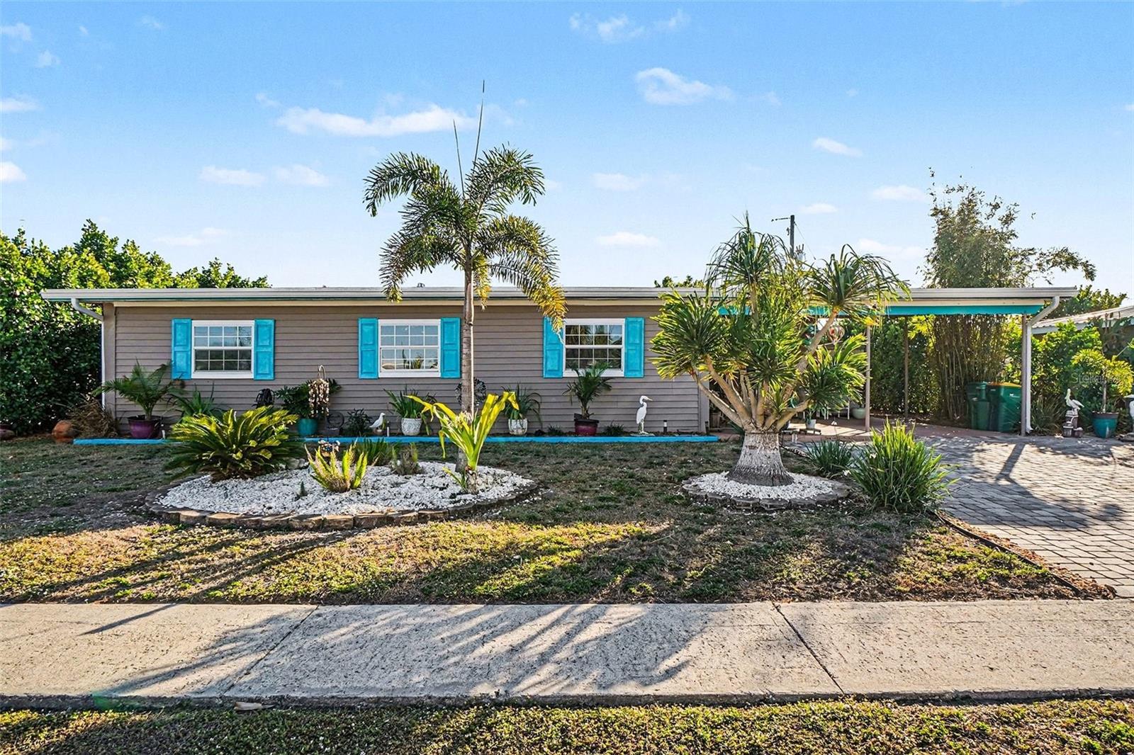 868 CONREID DR NE, PORT CHARLOTTE, FL, 33952