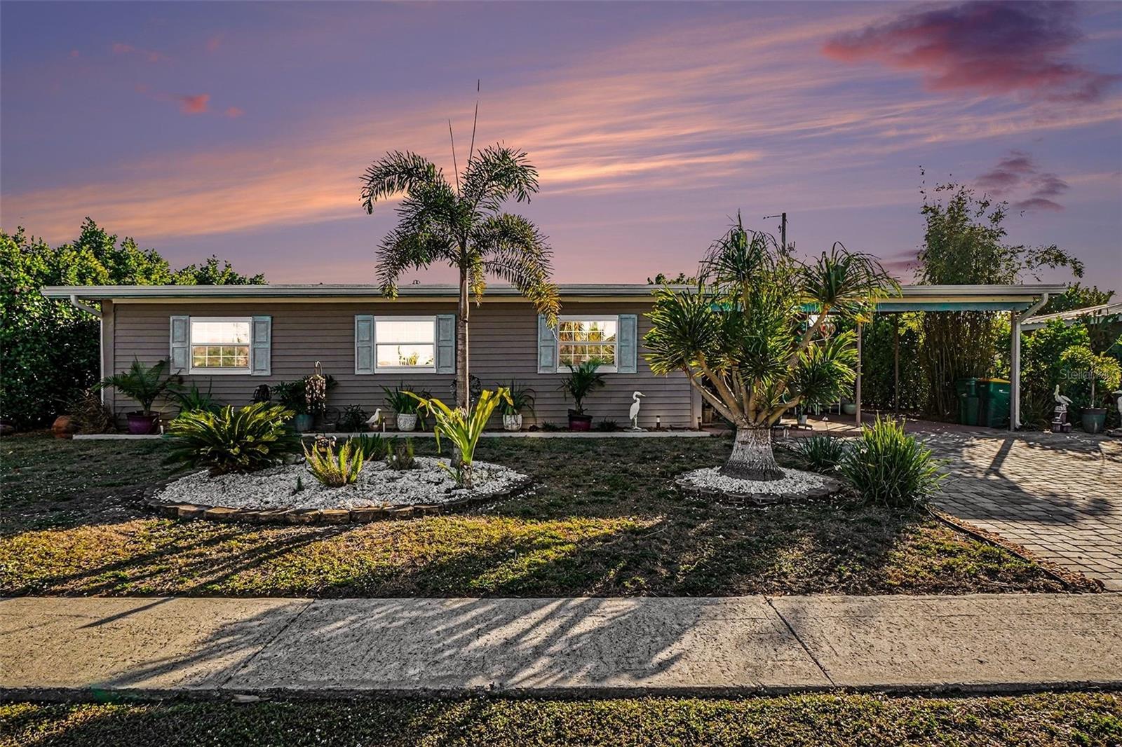 868 CONREID DR NE, PORT CHARLOTTE, FL, 33952