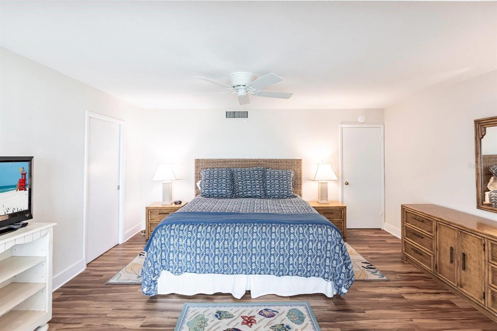 6023 W PEPPERTREE WAY #235, SARASOTA, FL, 34242