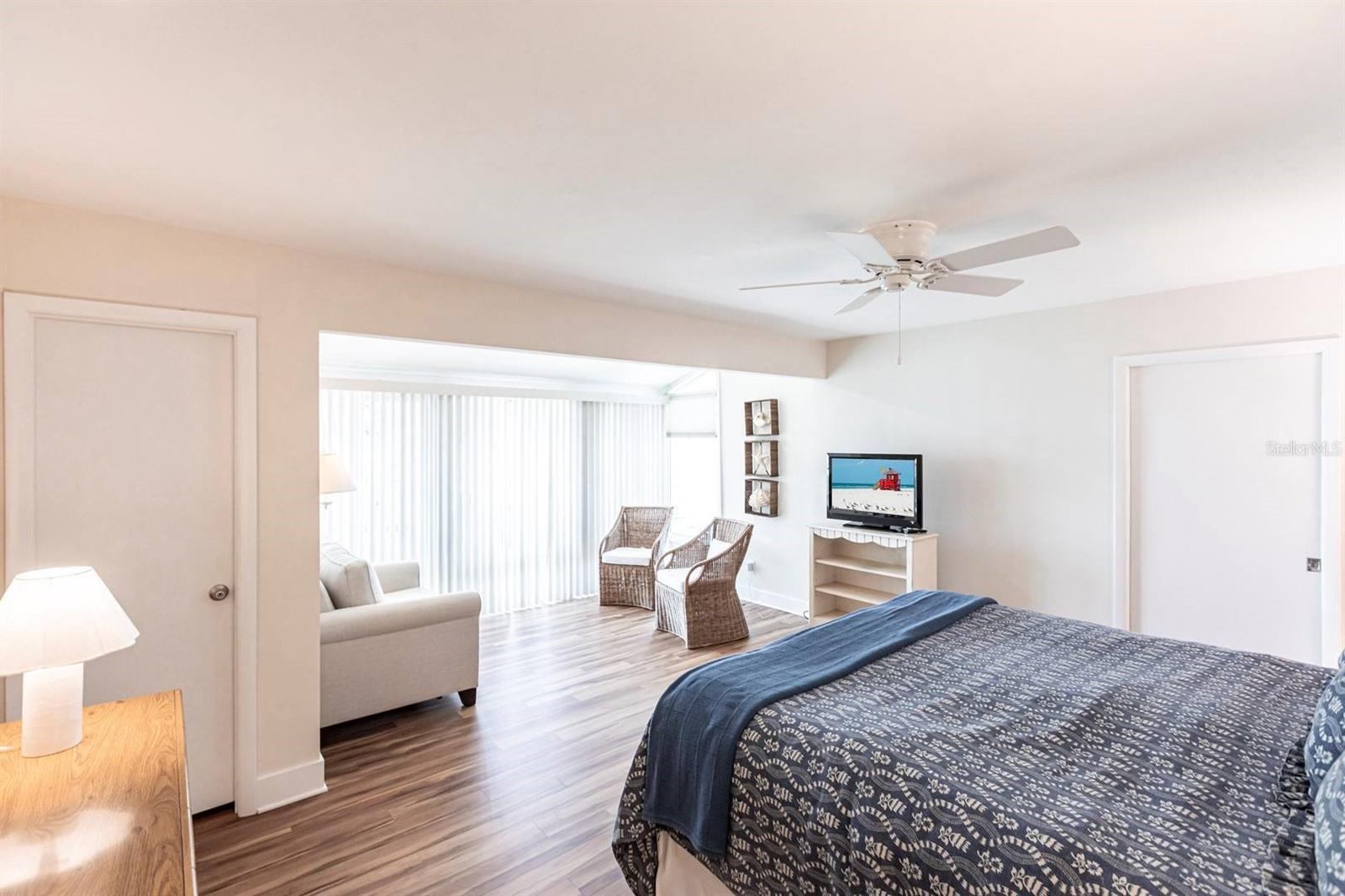 6023 W PEPPERTREE WAY #235, SARASOTA, FL, 34242