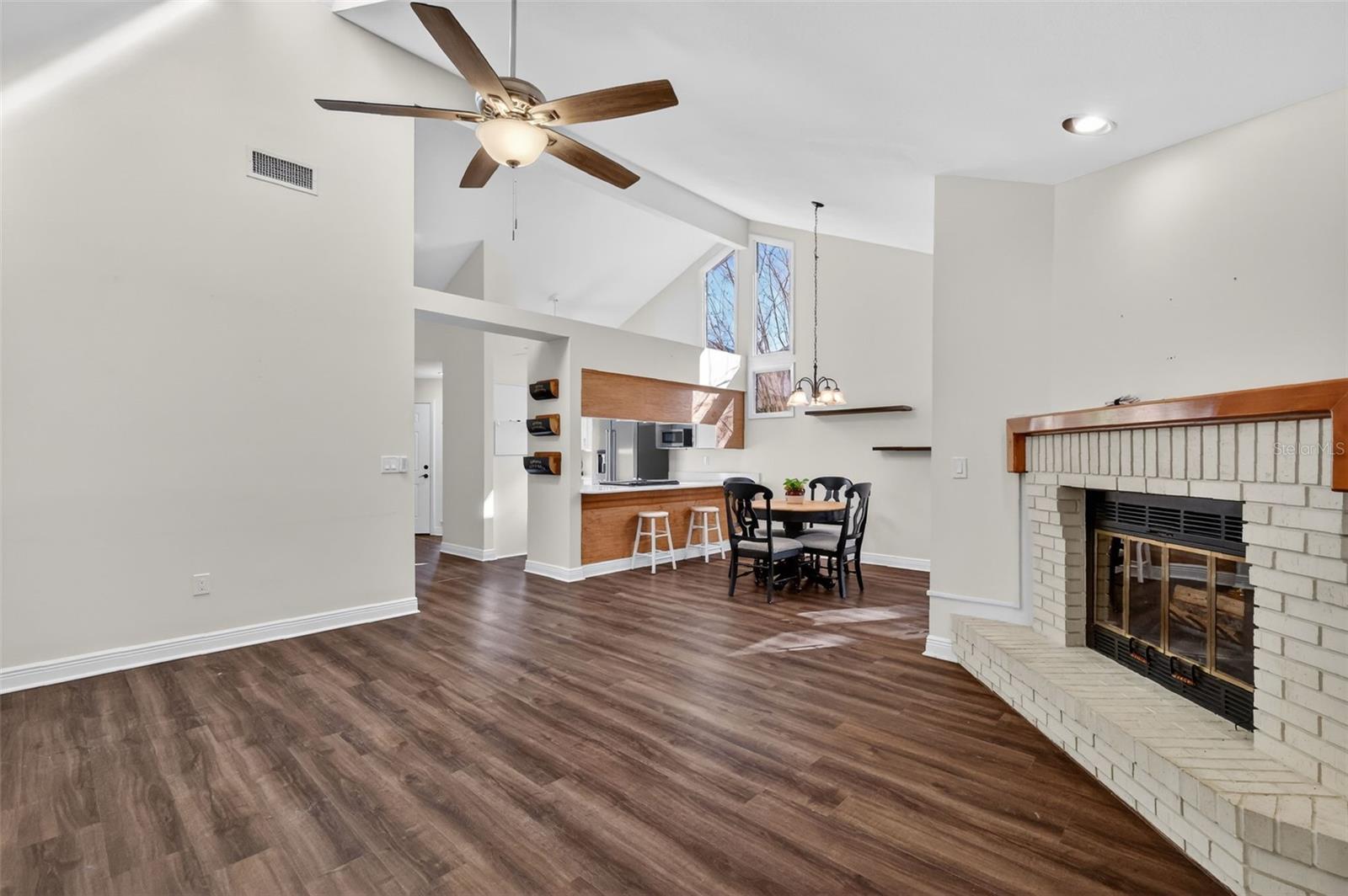 301 CLUSTERWOOD DR, YALAHA, FL, 34797