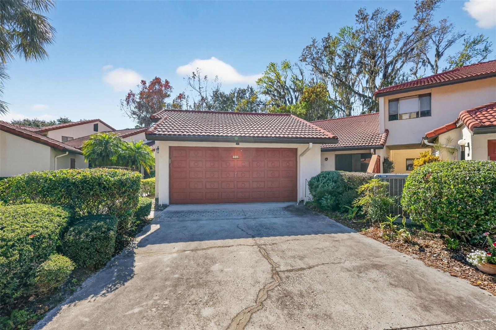 301 CLUSTERWOOD DR, YALAHA, FL, 34797