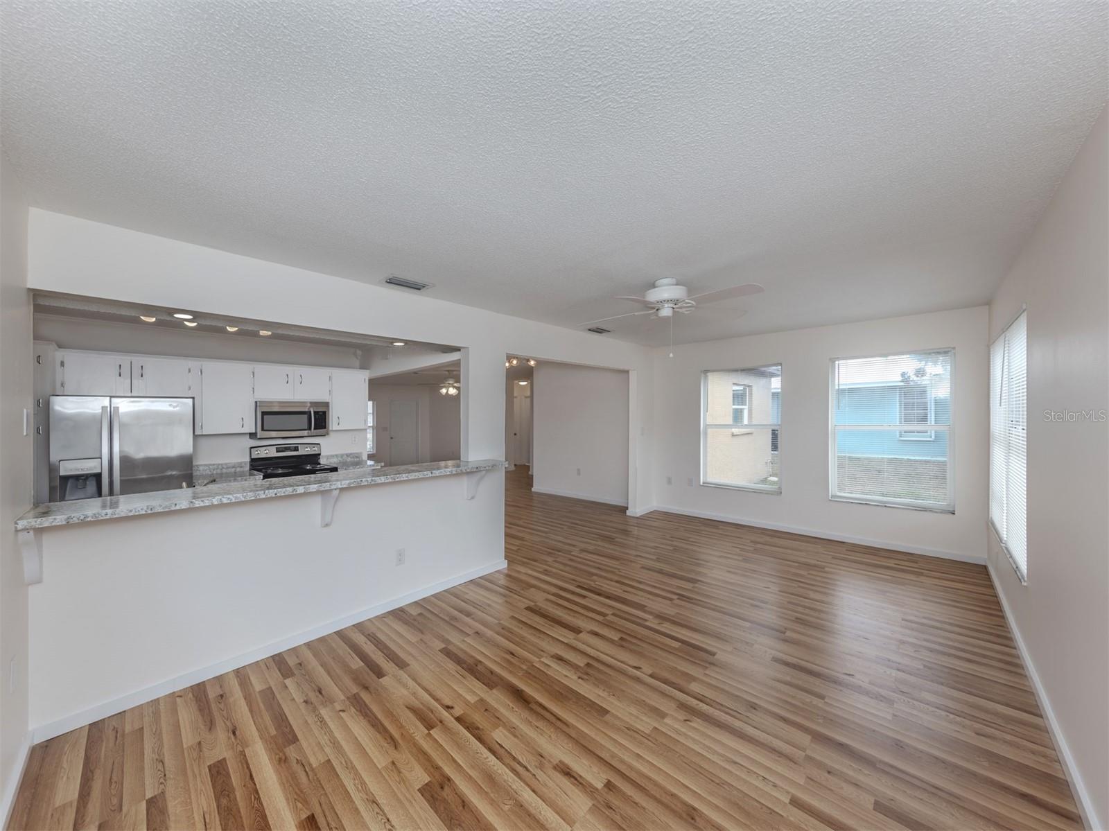 1215 MANGO AVE, VENICE, FL, 34285