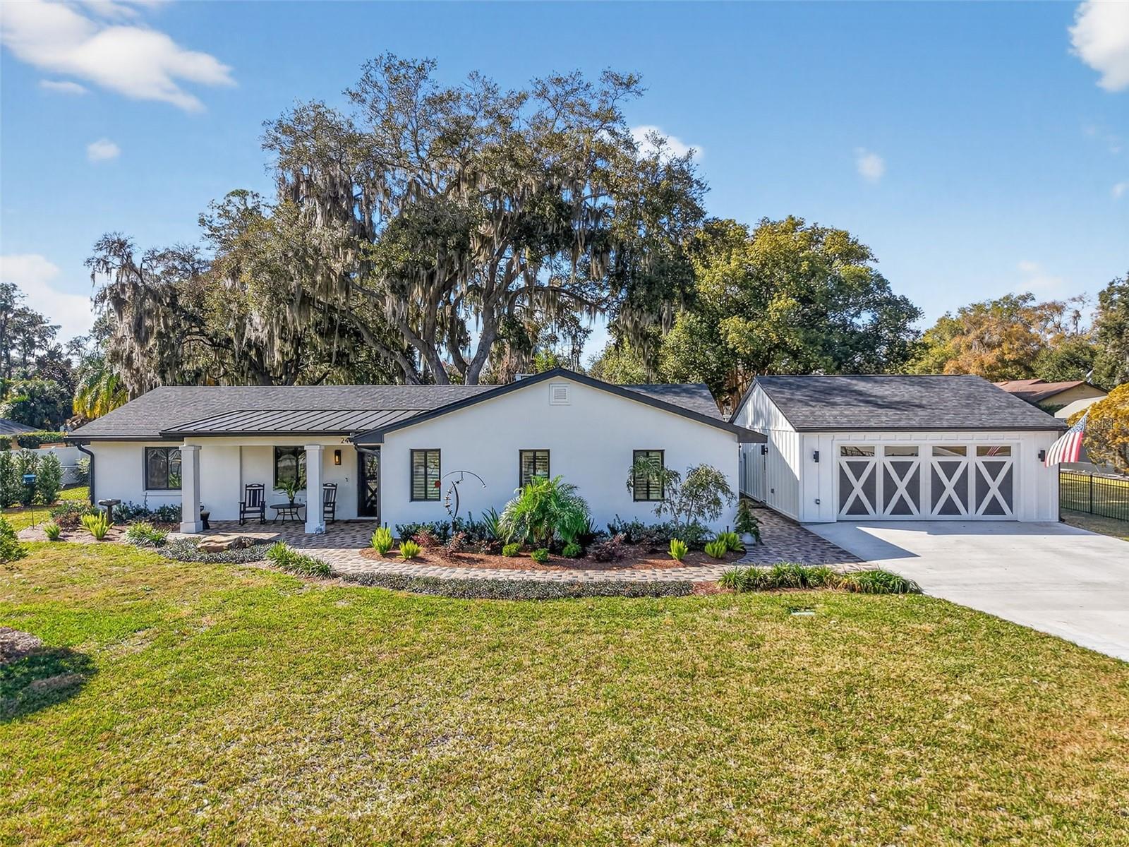 241 BAY RD, MOUNT DORA, FL, 32757