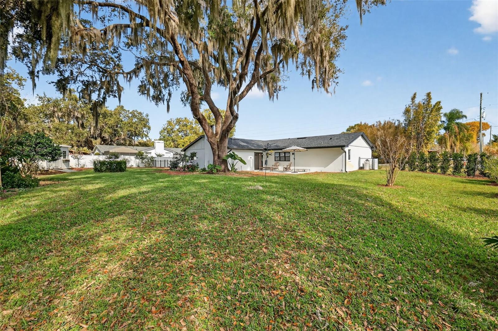 241 BAY RD, MOUNT DORA, FL, 32757