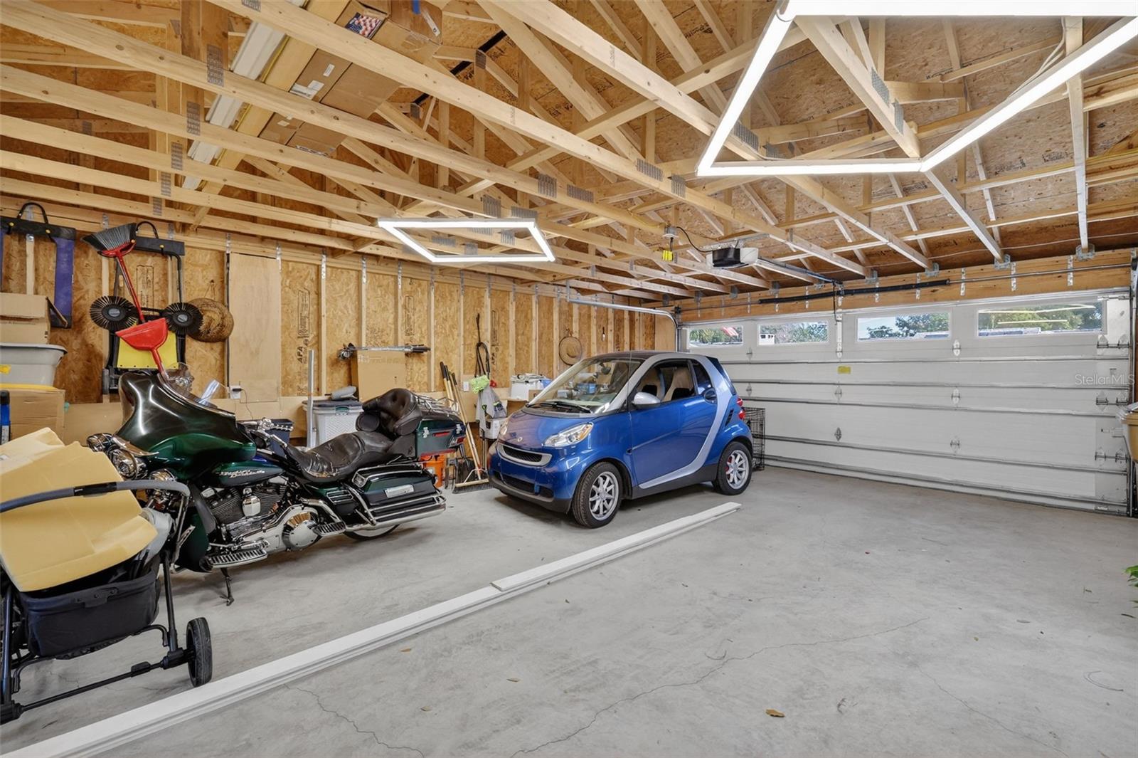 241 BAY RD, MOUNT DORA, FL, 32757