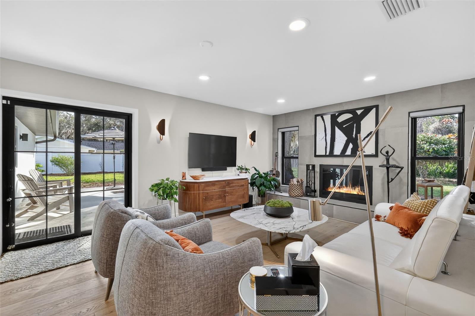 241 BAY RD, MOUNT DORA, FL, 32757