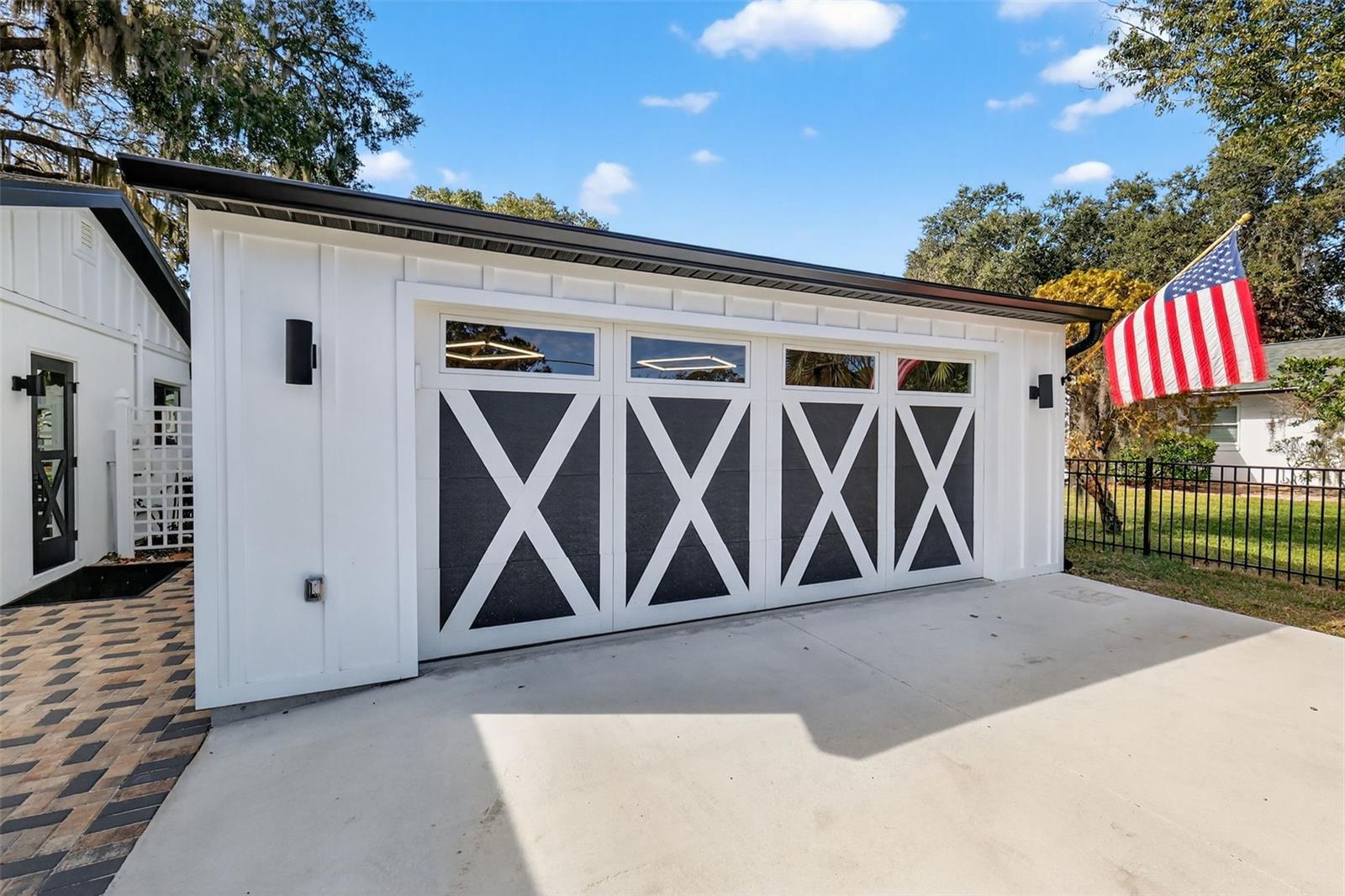 241 BAY RD, MOUNT DORA, FL, 32757