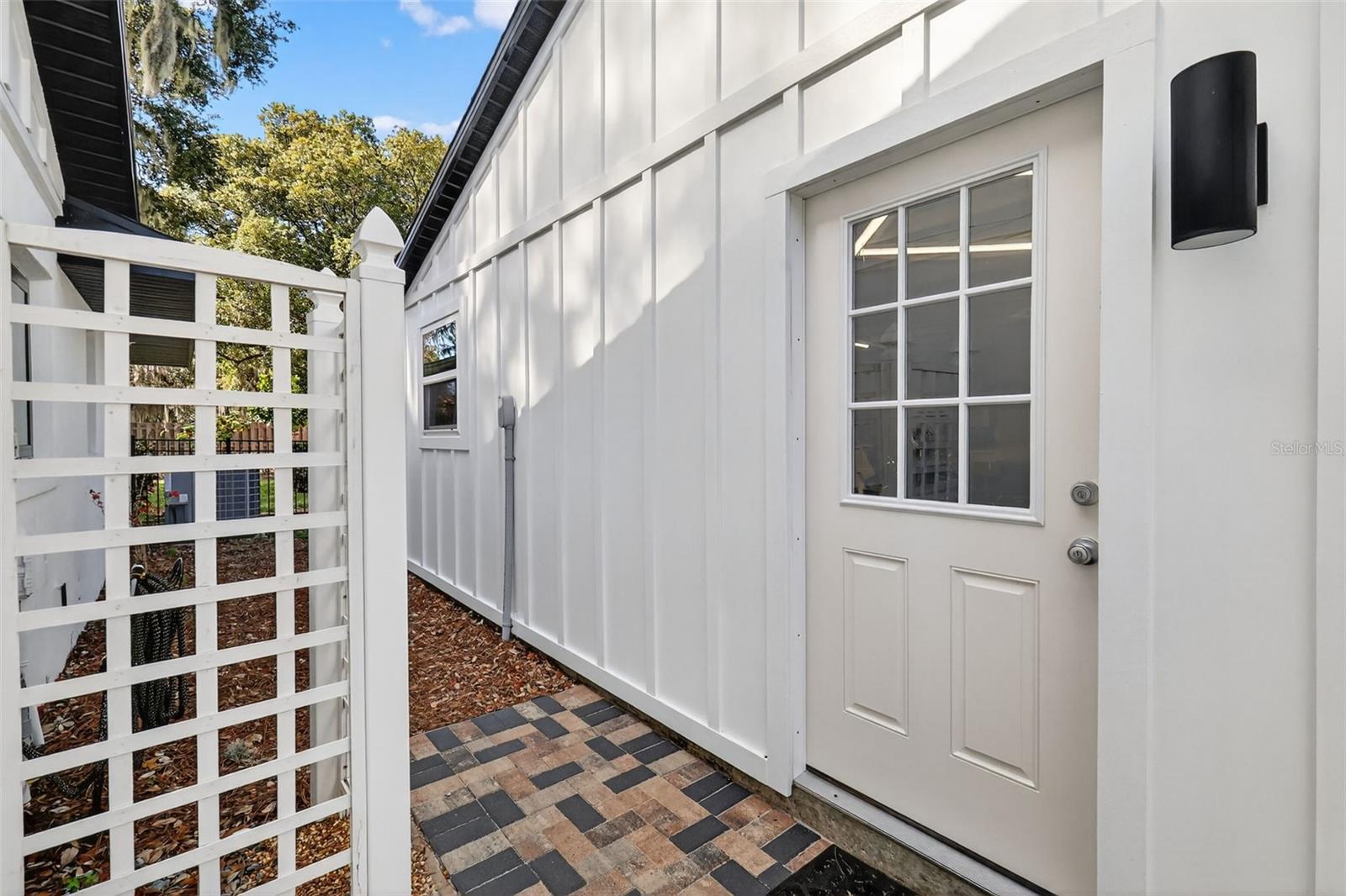 241 BAY RD, MOUNT DORA, FL, 32757