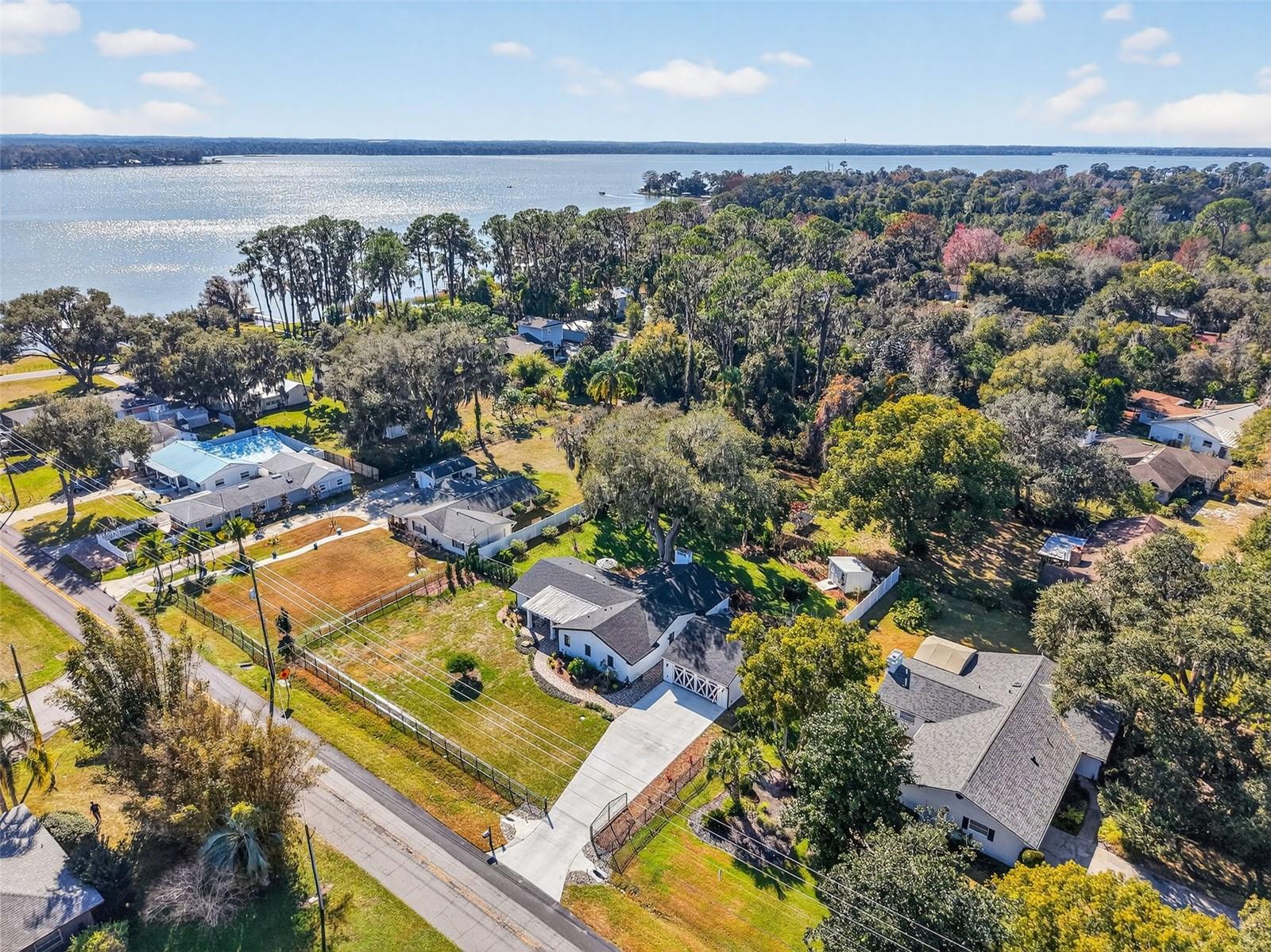241 BAY RD, MOUNT DORA, FL, 32757