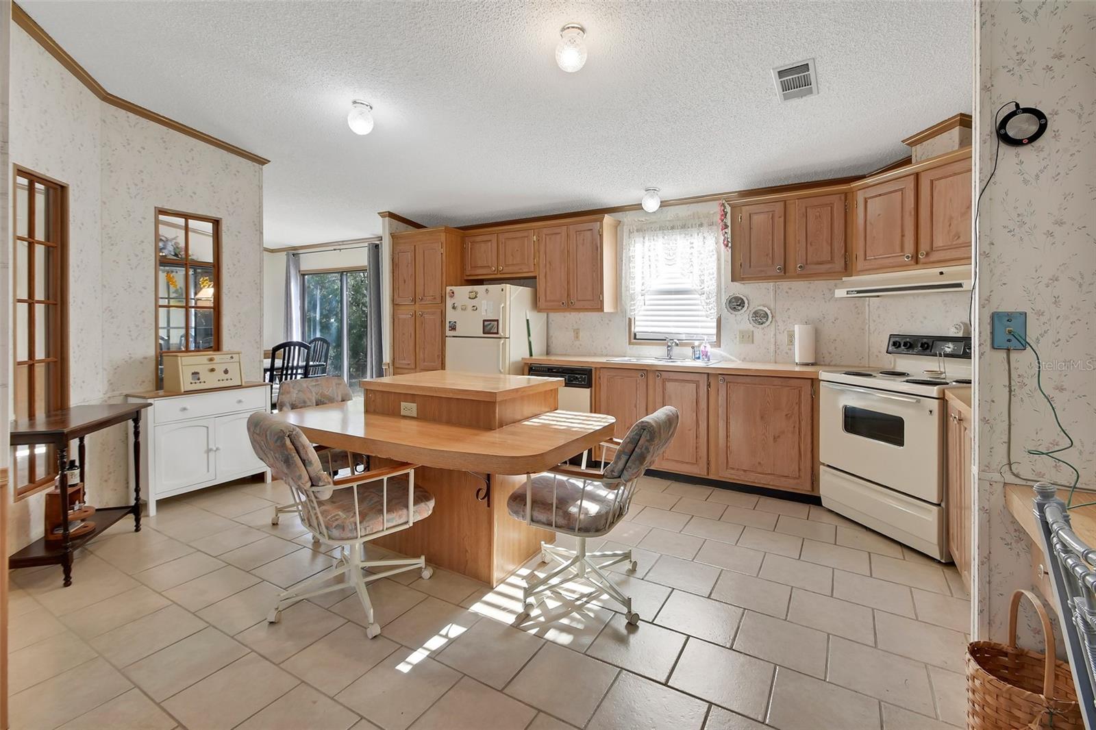 27130 FISHERMANS RD, PAISLEY, FL, 32767