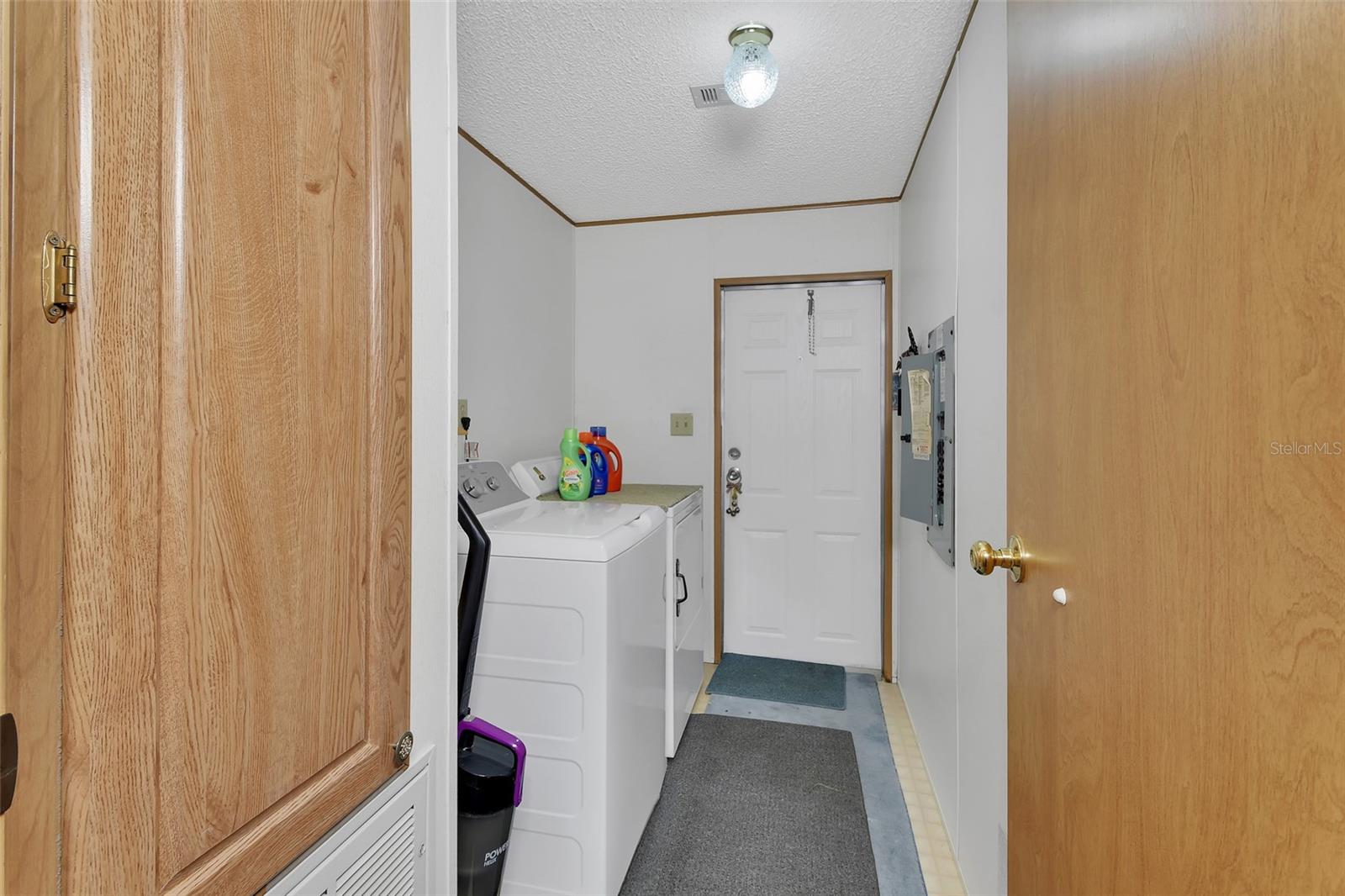 27130 FISHERMANS RD, PAISLEY, FL, 32767