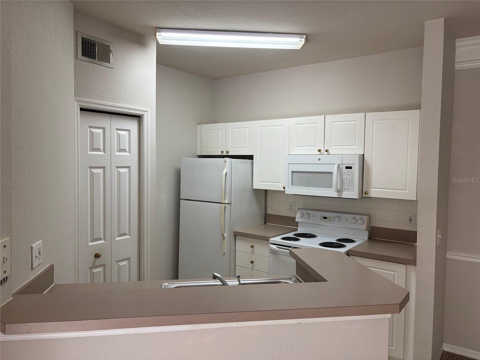 5180 NORTHRIDGE RD #105, SARASOTA, FL, 34238