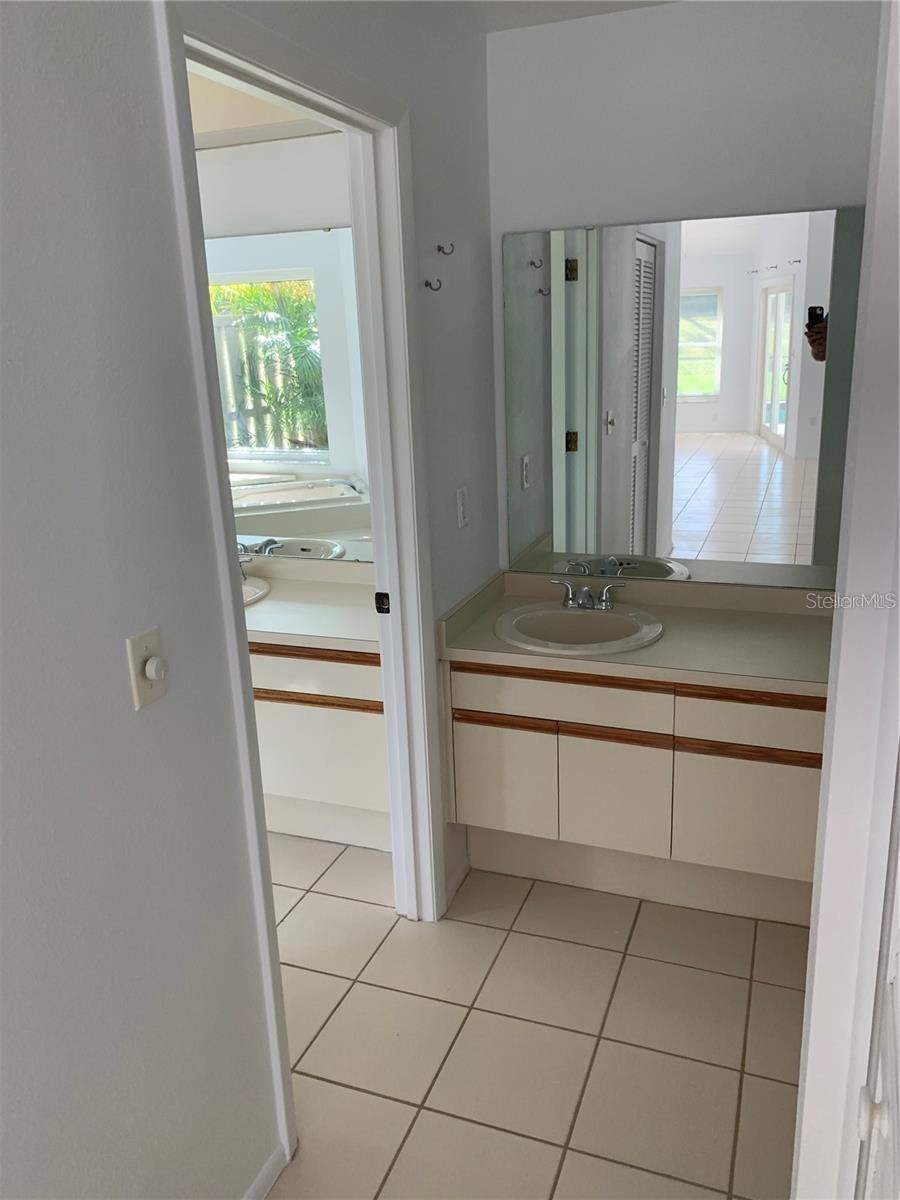 3982 KINGSTON DR, SARASOTA, FL, 34238