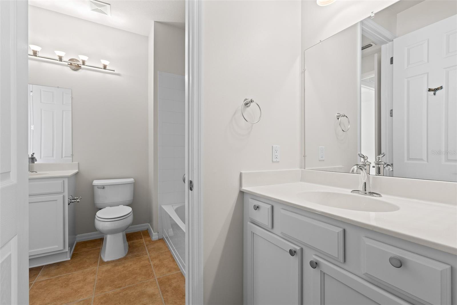 1181 BURGOS DR #406, SARASOTA, FL, 34238