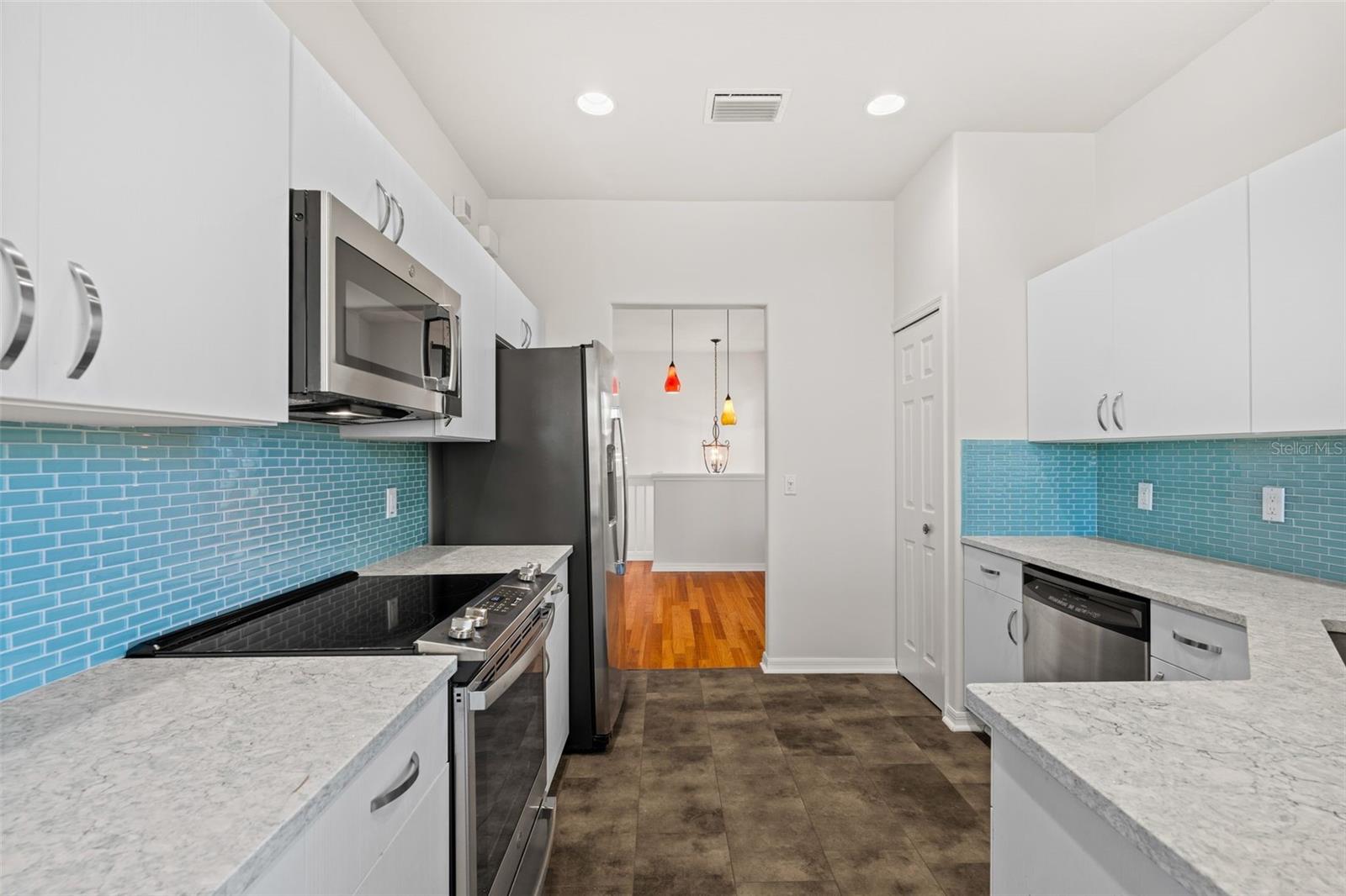 1181 BURGOS DR #406, SARASOTA, FL, 34238