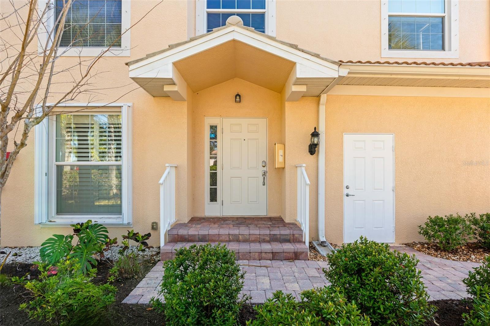 1181 BURGOS DR #406, SARASOTA, FL, 34238