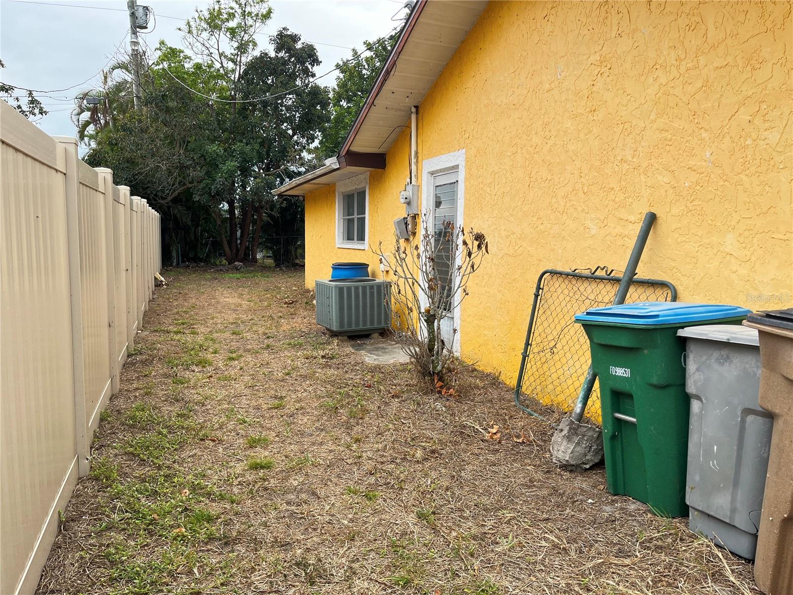 1310 SE 43RD TER, CAPE CORAL, FL, 33904