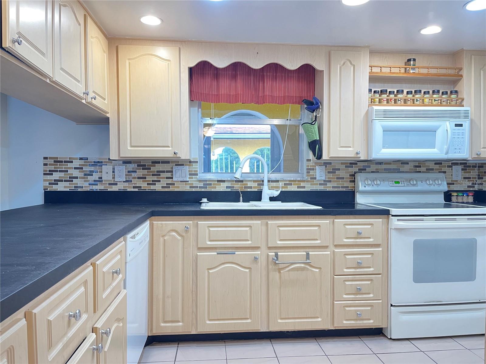 1310 SE 43RD TER, CAPE CORAL, FL, 33904