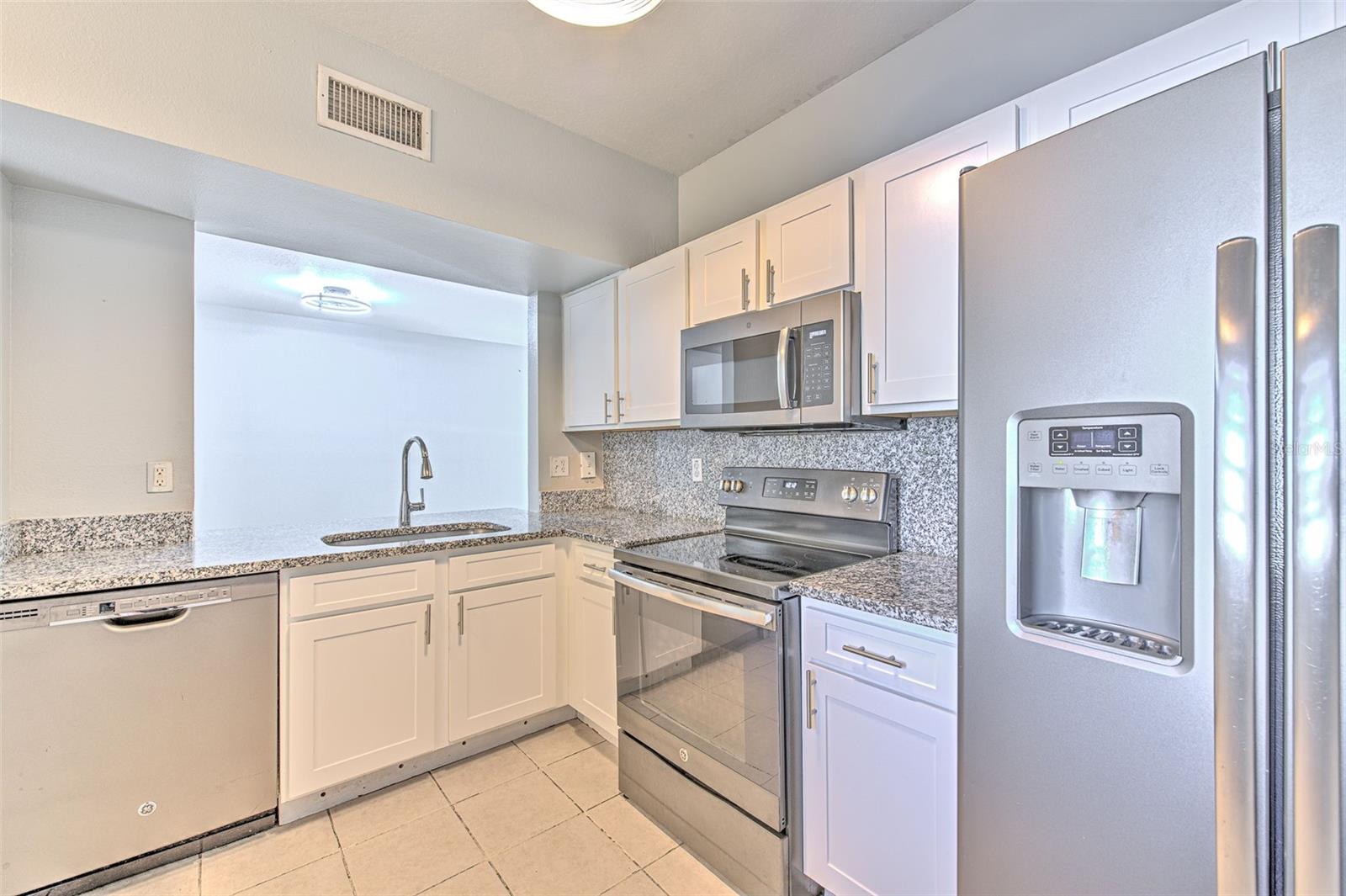 9515 AMBERDALE CT #101, RIVERVIEW, FL, 33578