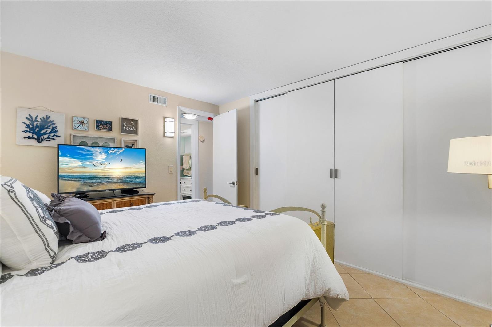 800 BENJAMIN FRANKLIN DR #110, SARASOTA, FL, 34236