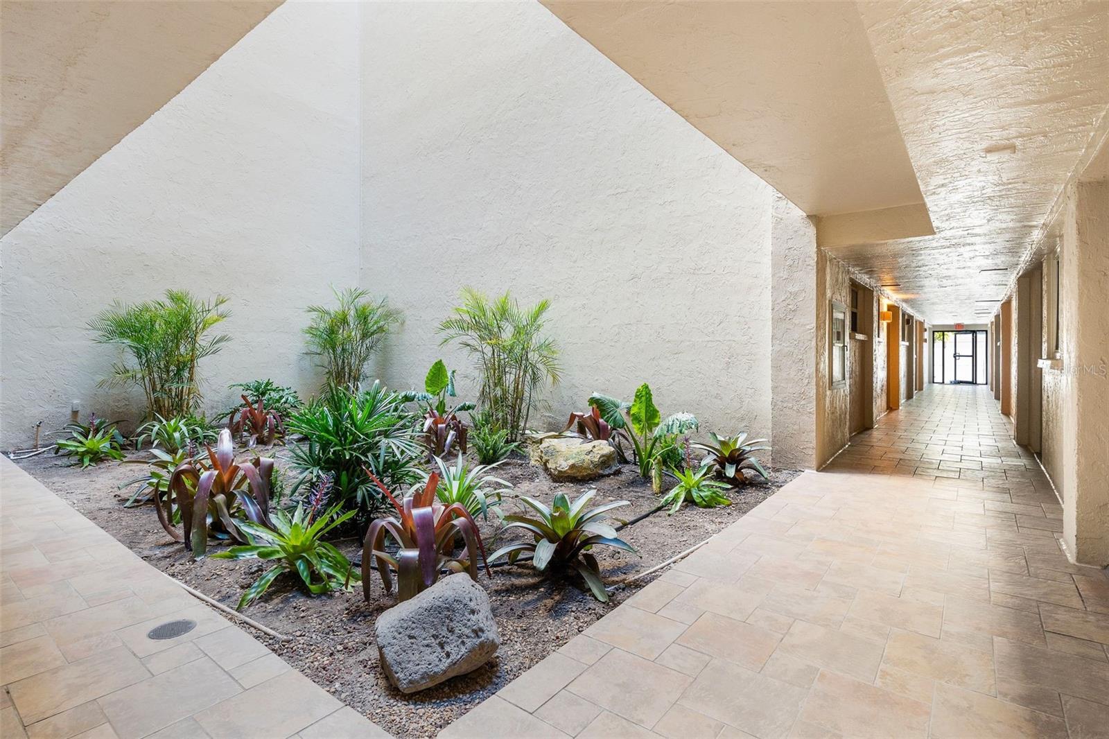 800 BENJAMIN FRANKLIN DR #110, SARASOTA, FL, 34236