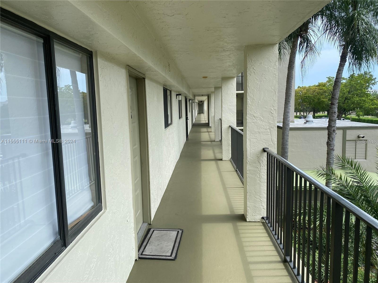 2205 S CYPRESS BEND DR, #302 #2205, POMPANO BEACH, FL, 33069