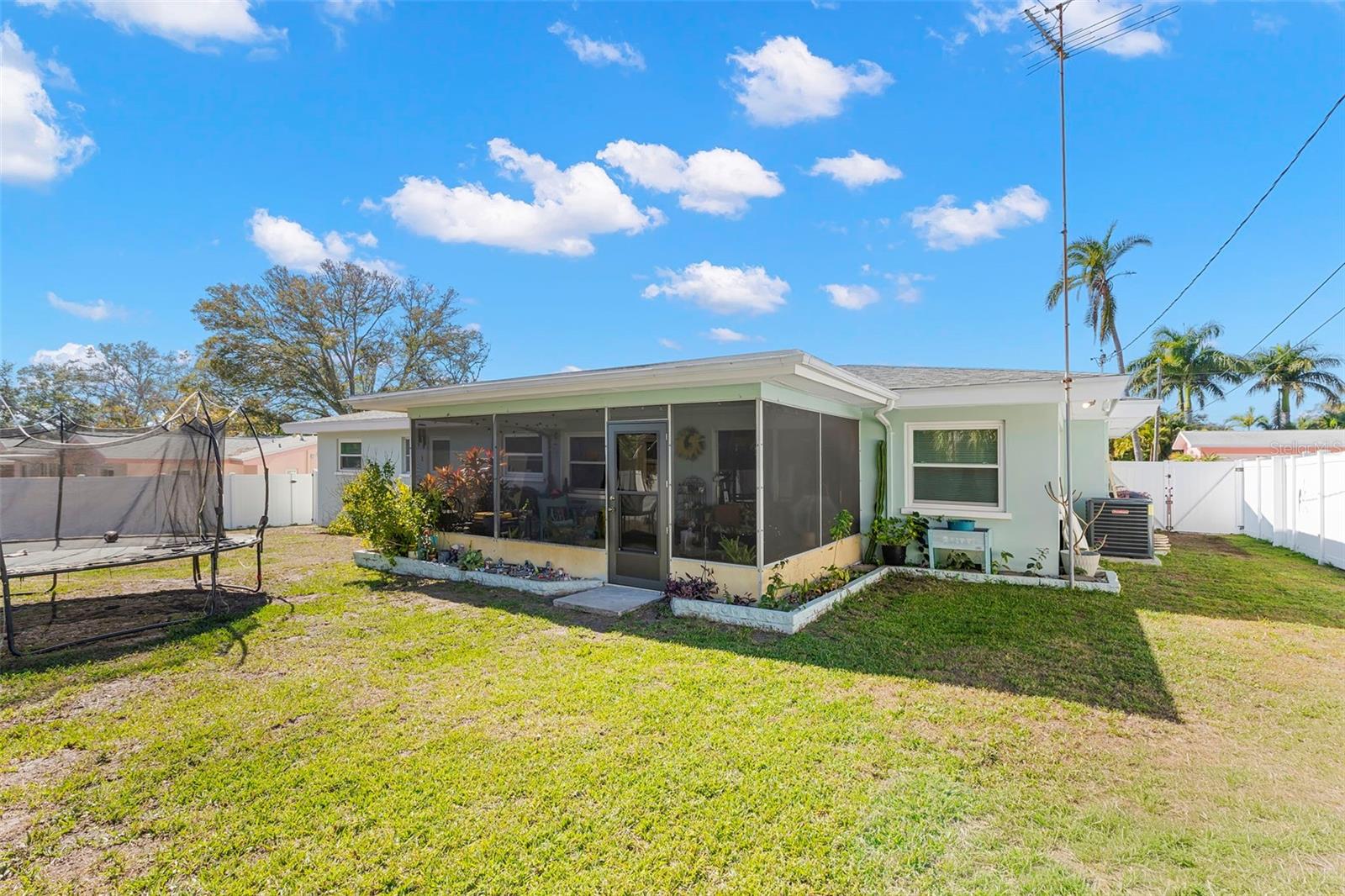 1009 S SAN REMO AVE, CLEARWATER, FL, 33756