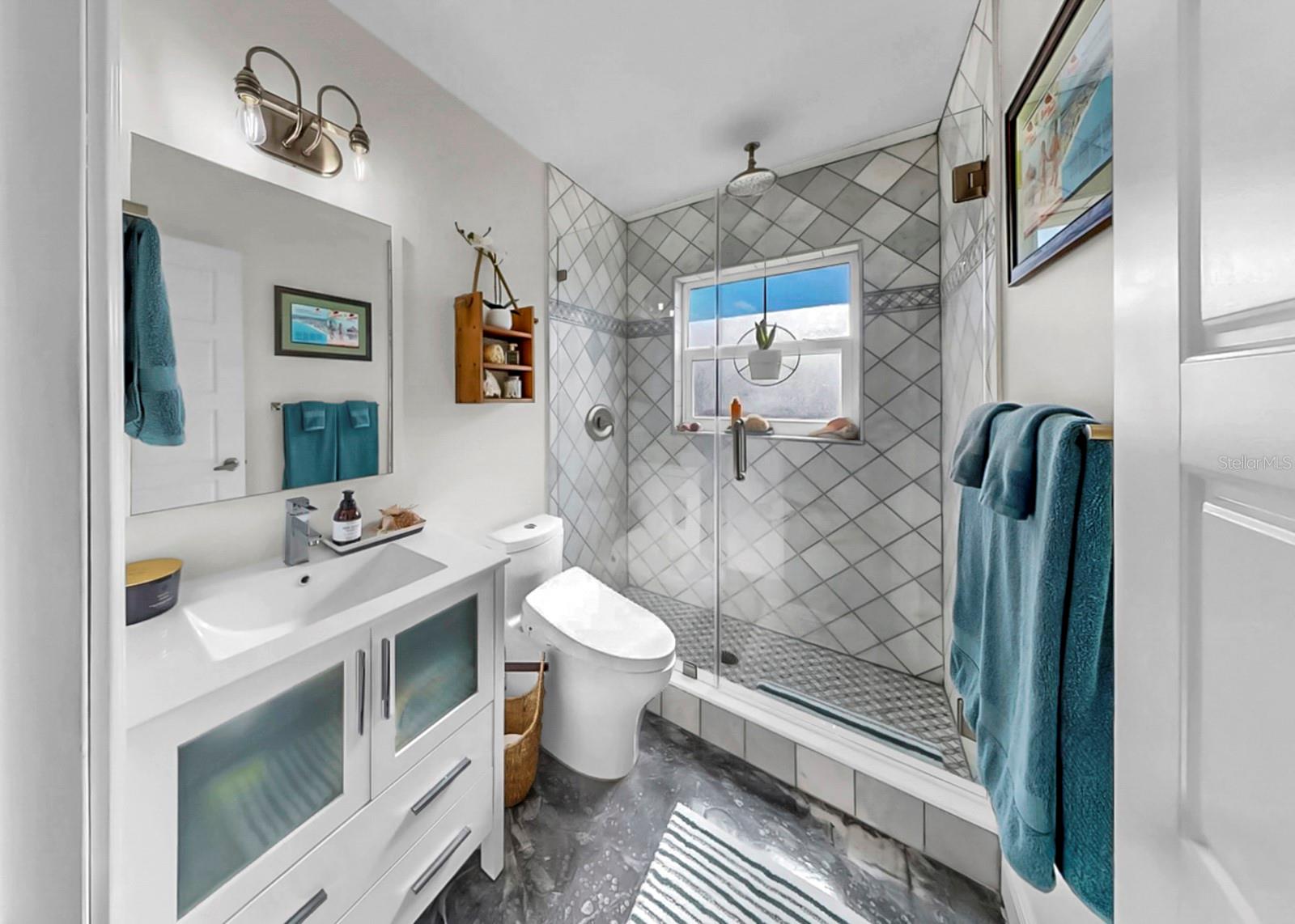 1016 SPINDLE PALM WAY, APOLLO BEACH, FL, 33572