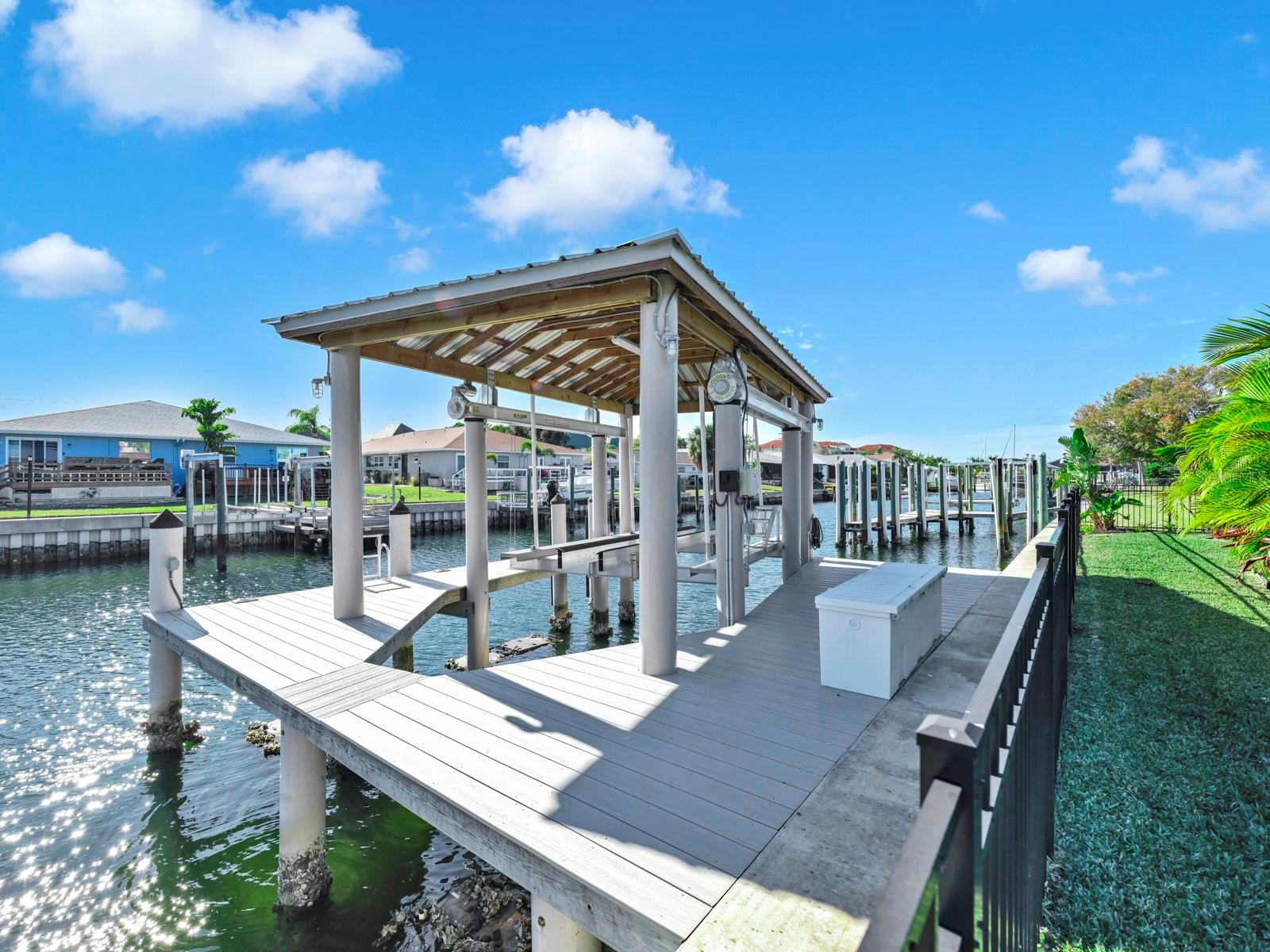 1016 SPINDLE PALM WAY, APOLLO BEACH, FL, 33572