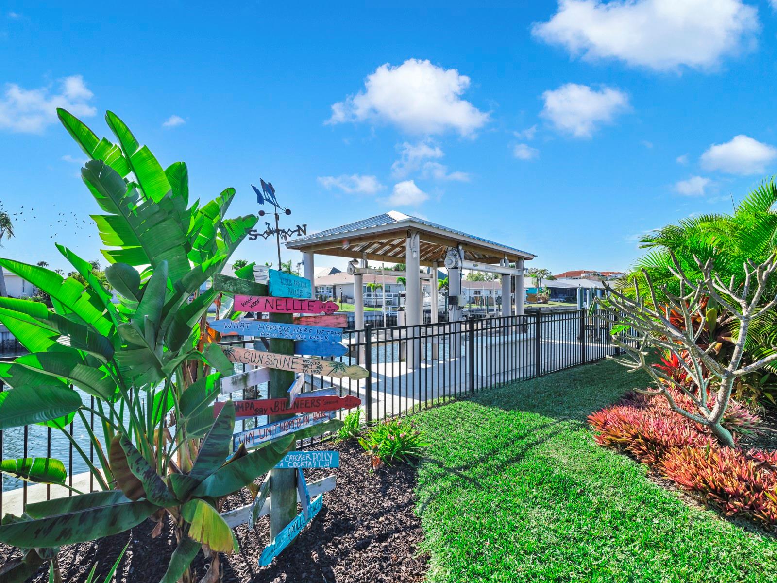 1016 SPINDLE PALM WAY, APOLLO BEACH, FL, 33572