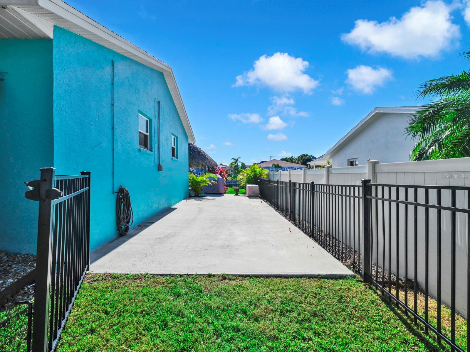 1016 SPINDLE PALM WAY, APOLLO BEACH, FL, 33572