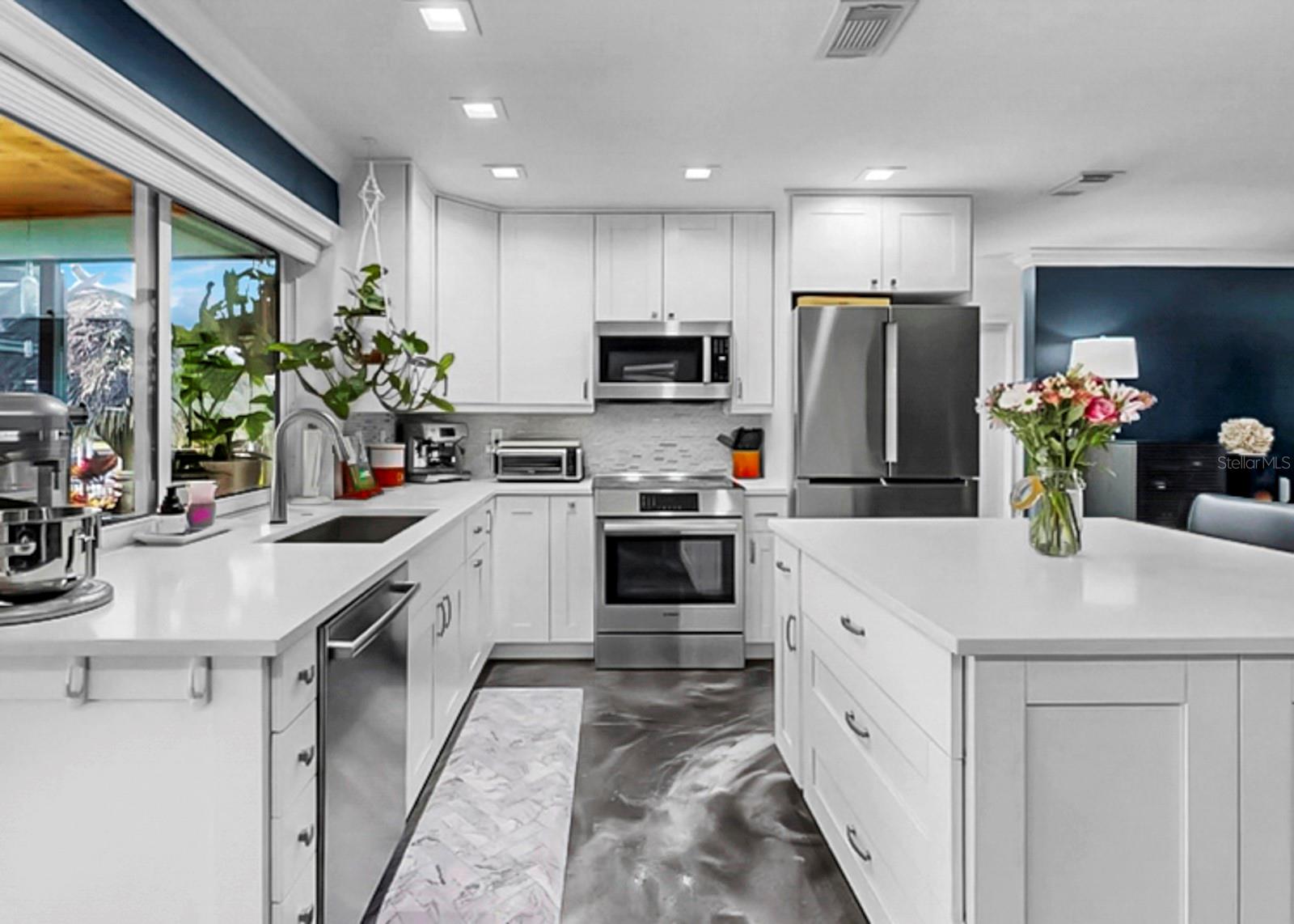 1016 SPINDLE PALM WAY, APOLLO BEACH, FL, 33572