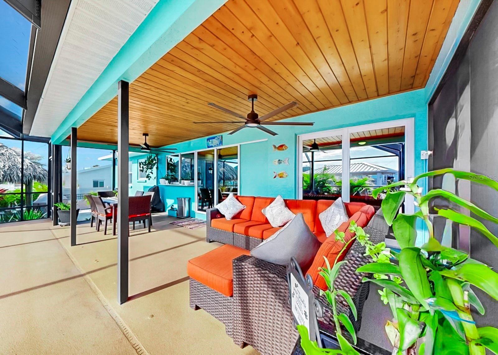 1016 SPINDLE PALM WAY, APOLLO BEACH, FL, 33572