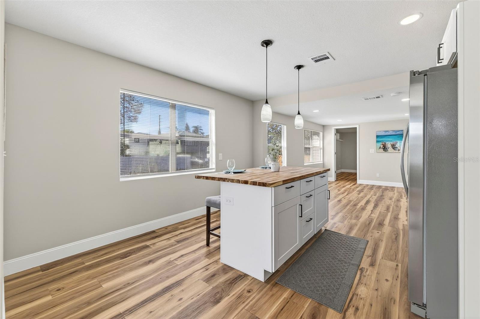 4063 2ND AVE S, ST PETERSBURG, FL, 33711