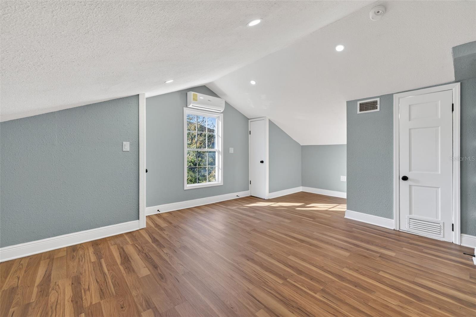 2835 W SHELTON AVE, TAMPA, FL, 33611