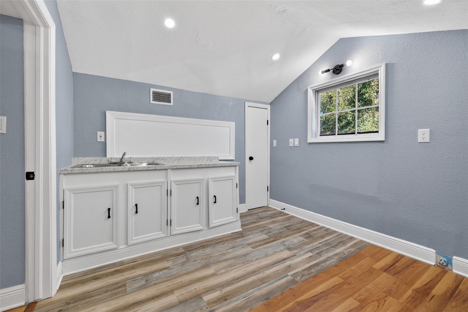 2835 W SHELTON AVE, TAMPA, FL, 33611